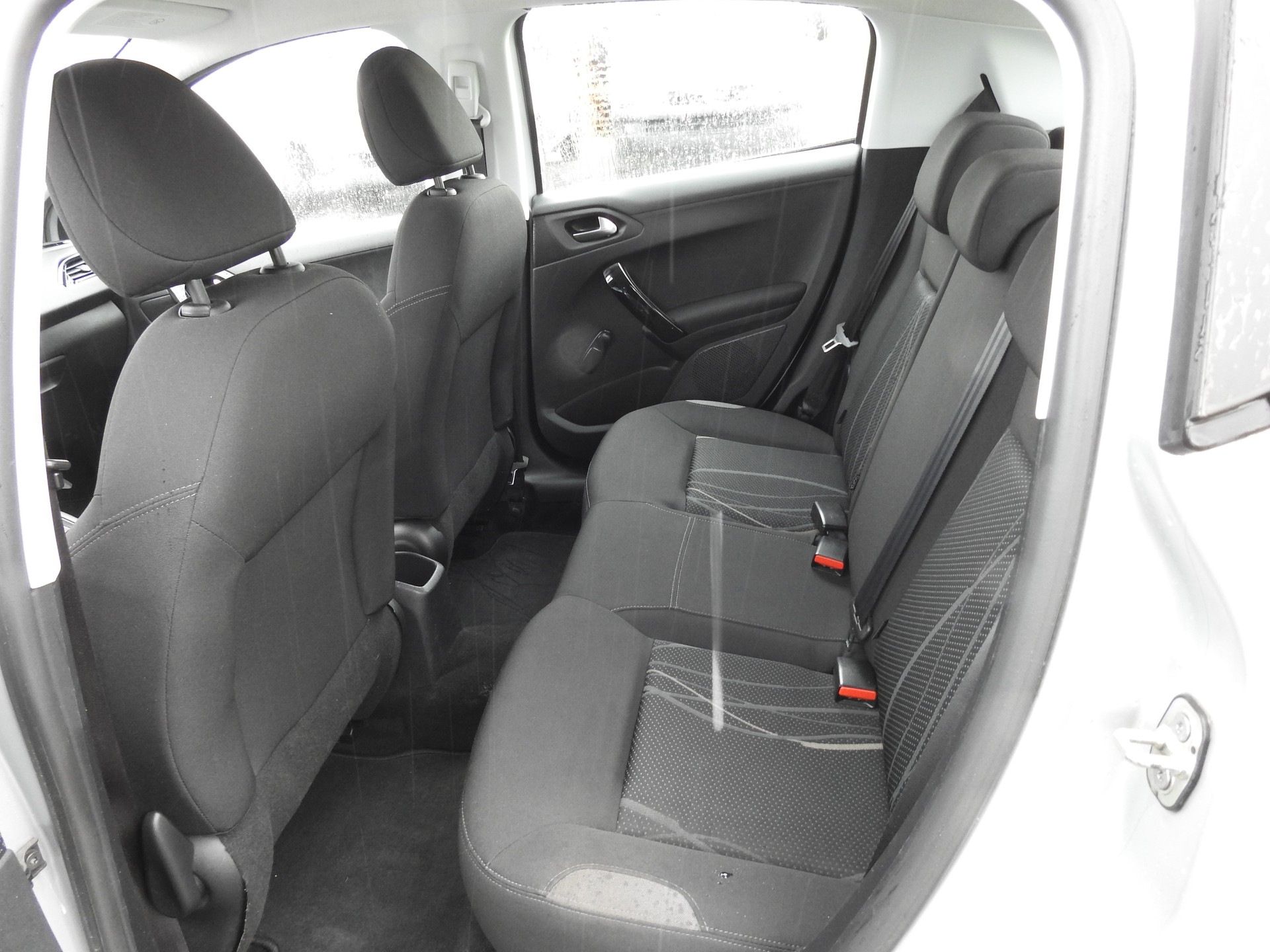 PEUGEOT 208 1.4 VTI Active-image-14