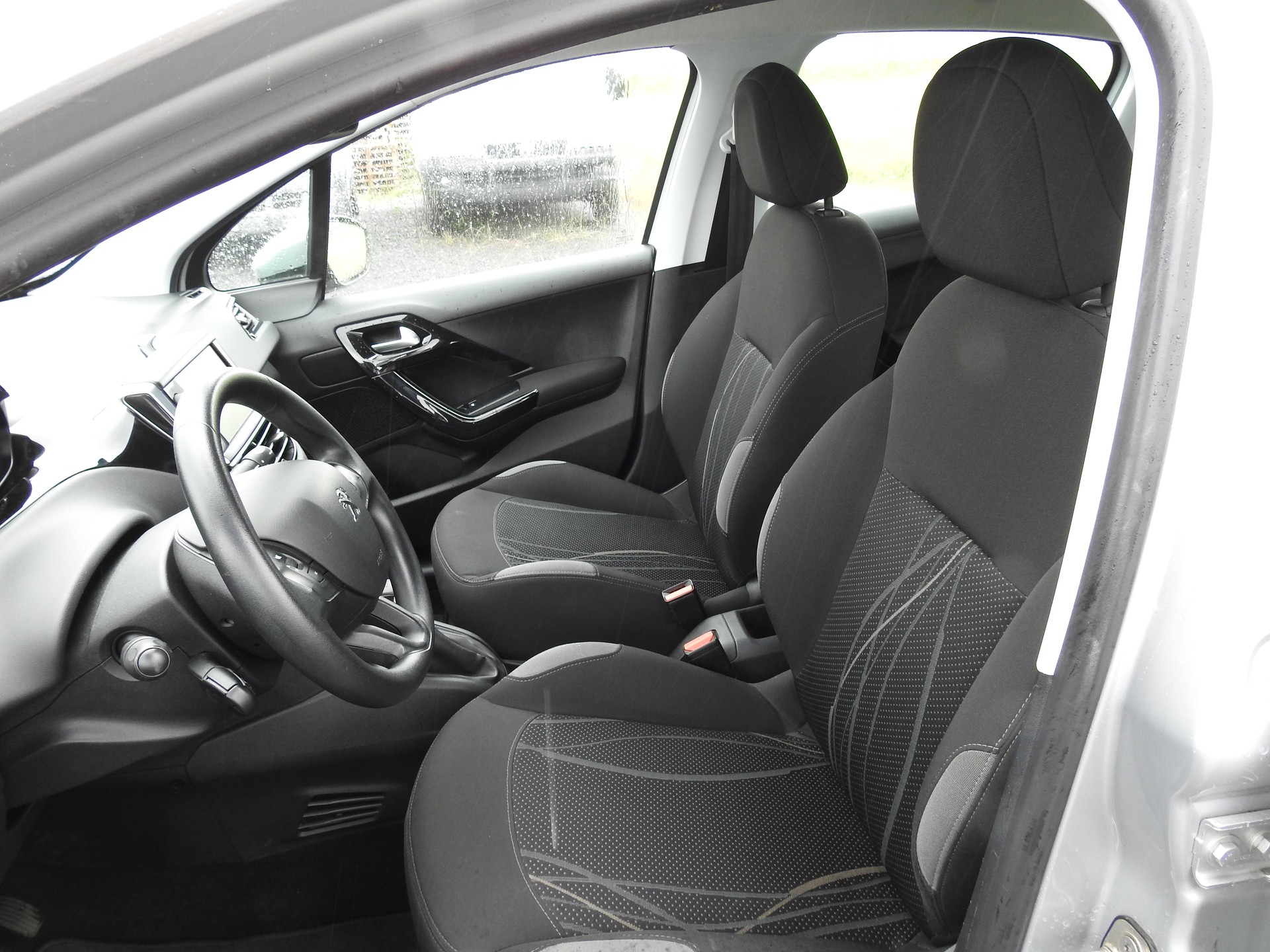 PEUGEOT 208 1.4 VTI Active-image-13