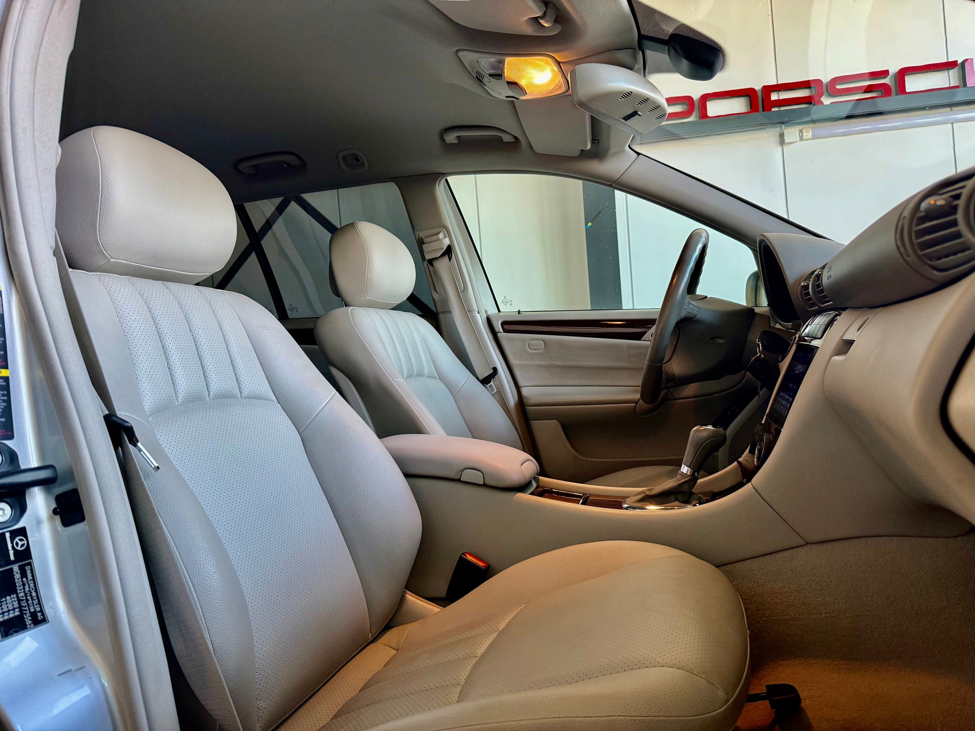 MERCEDES-BENZ C 350 Elégance 4Matic Automatic-image-9