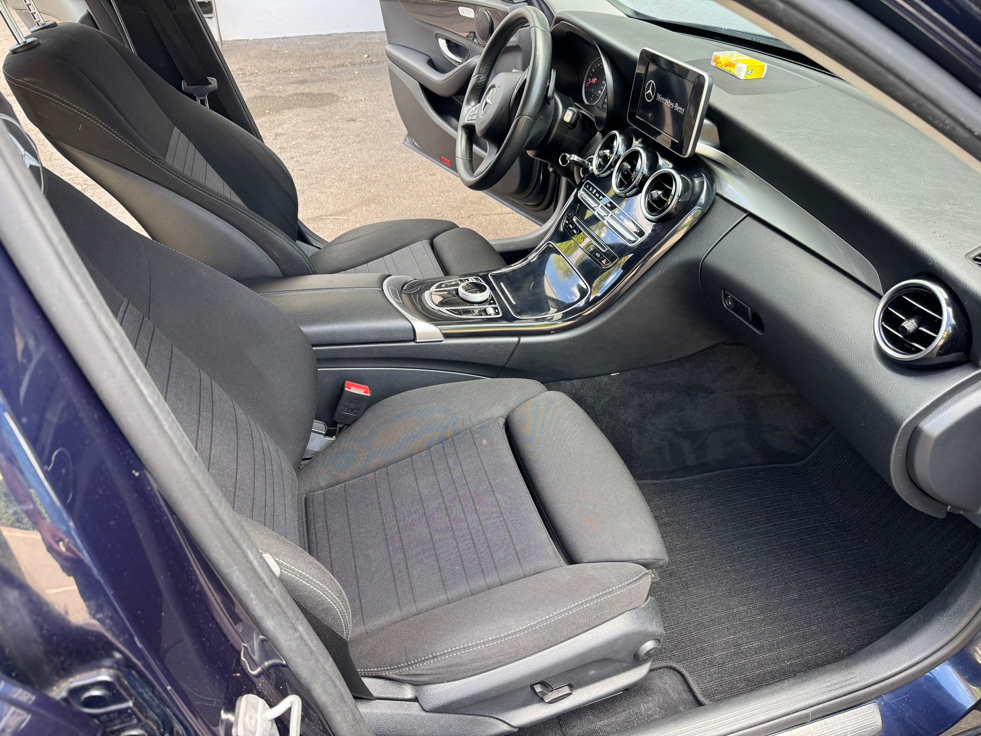 MERCEDES-BENZ C 220 d 4Matic 9G-Tronic-image-5