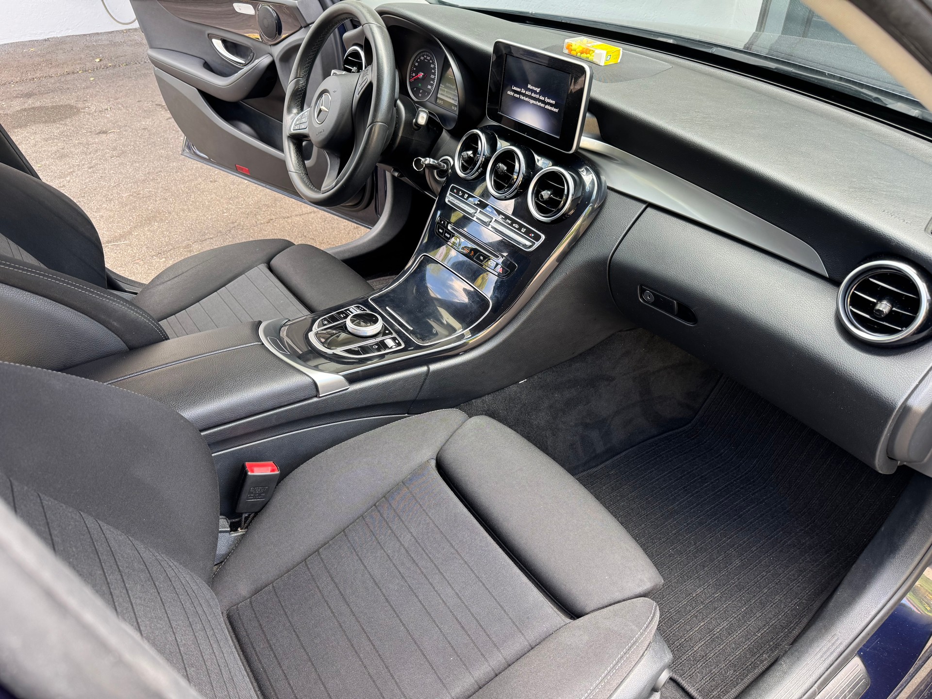 MERCEDES-BENZ C 220 d 4Matic 9G-Tronic-image-4