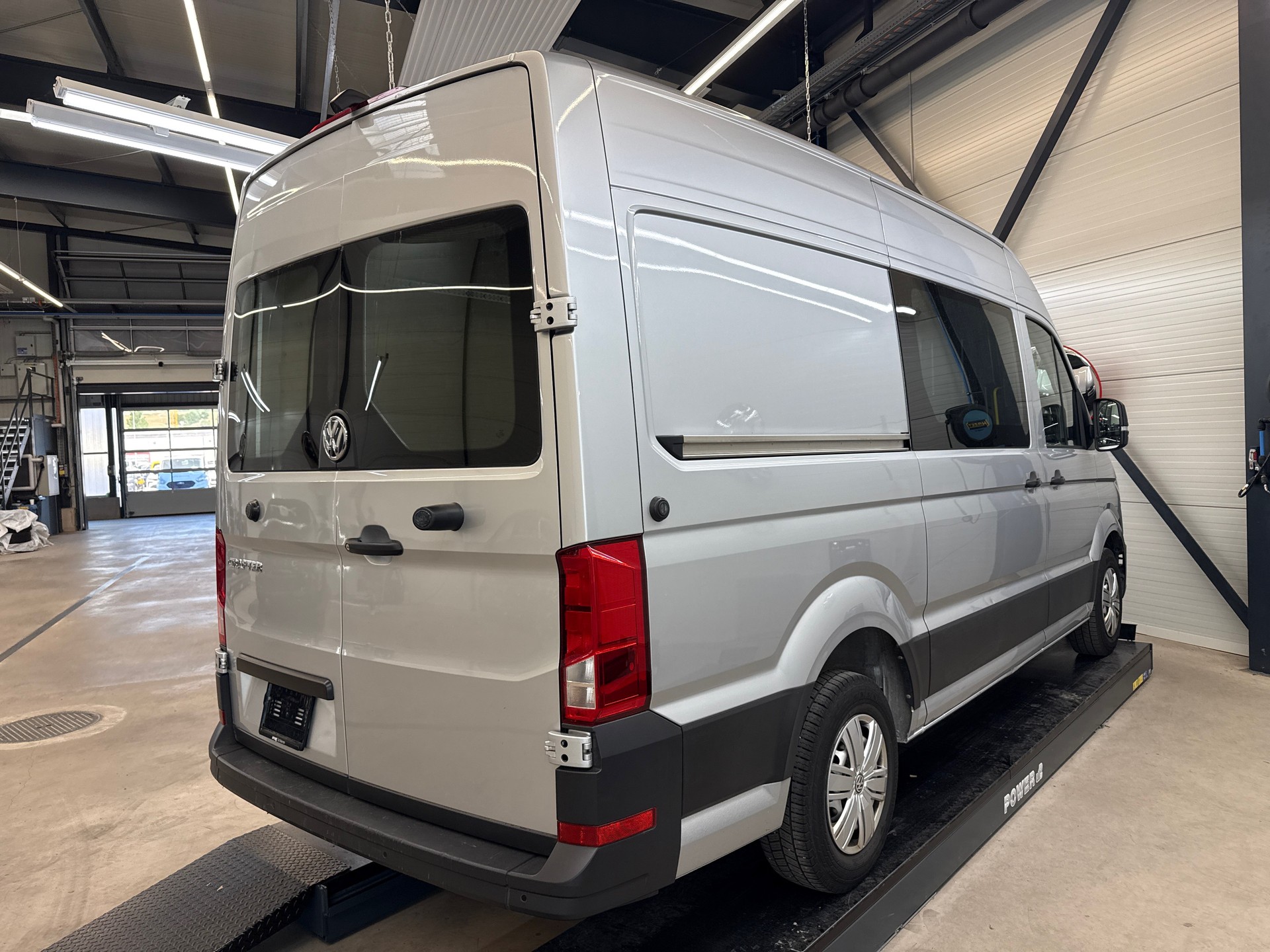 VW Crafter 35 2.0 TDI Entry L3 A-image-3