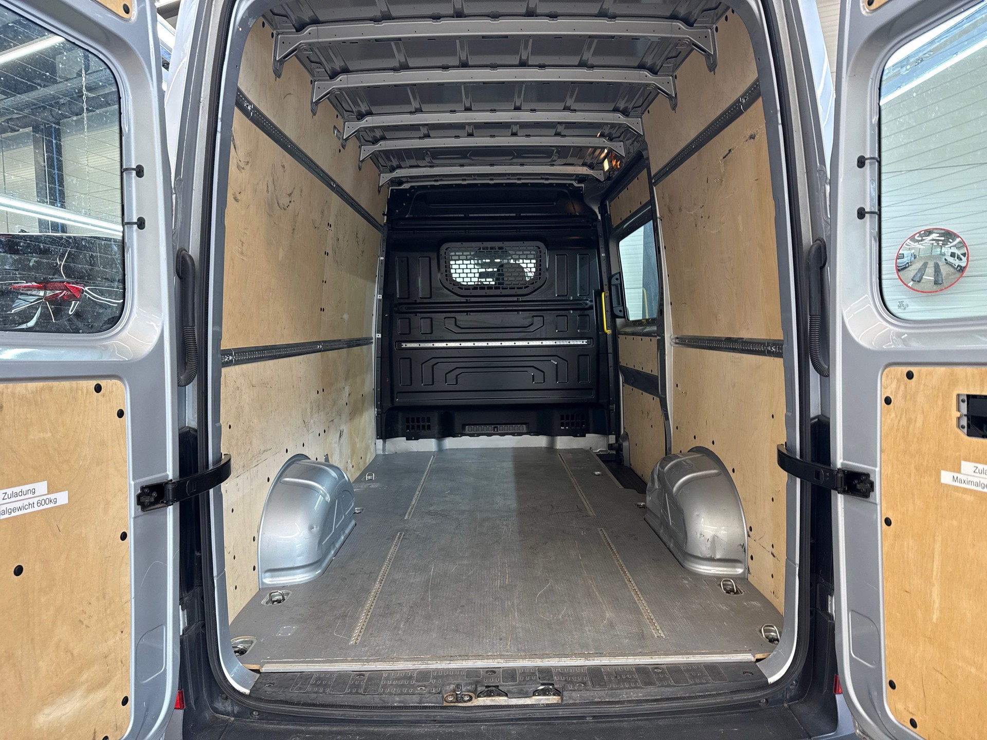 VW Crafter 35 2.0 TDI Entry L3 A-image-7