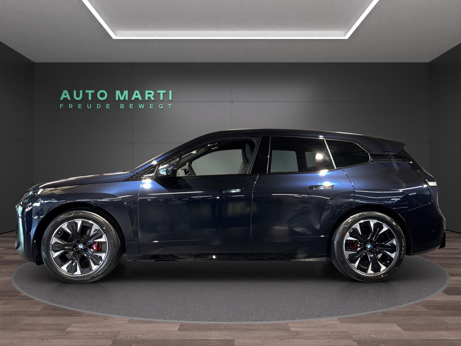 BMW iX xDrive45-image-1
