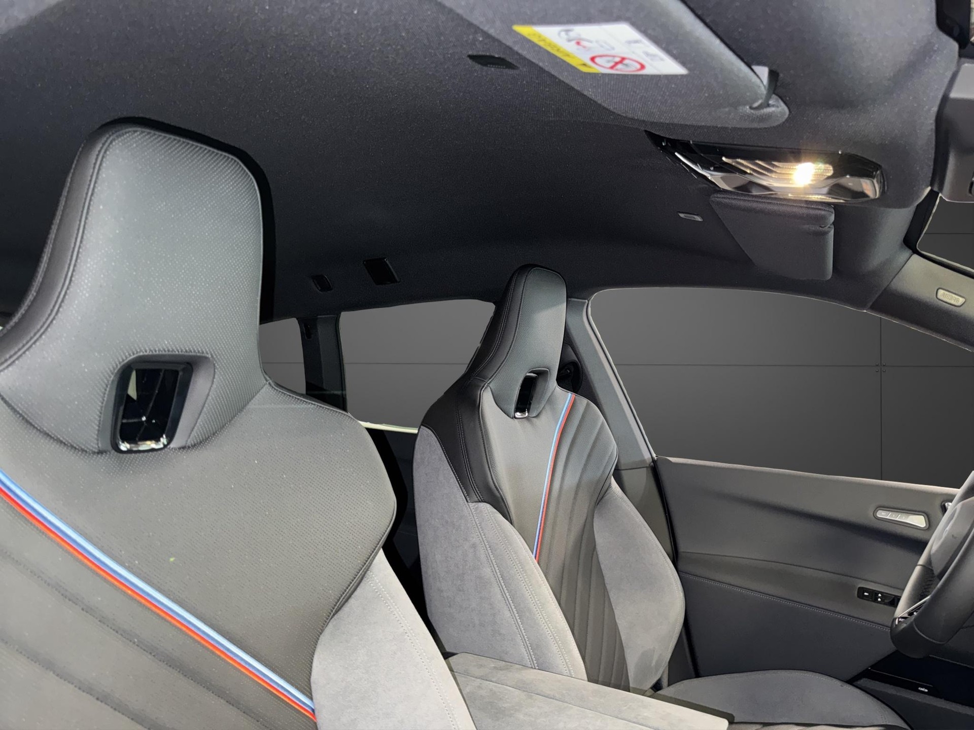 BMW iX xDrive45-image-18