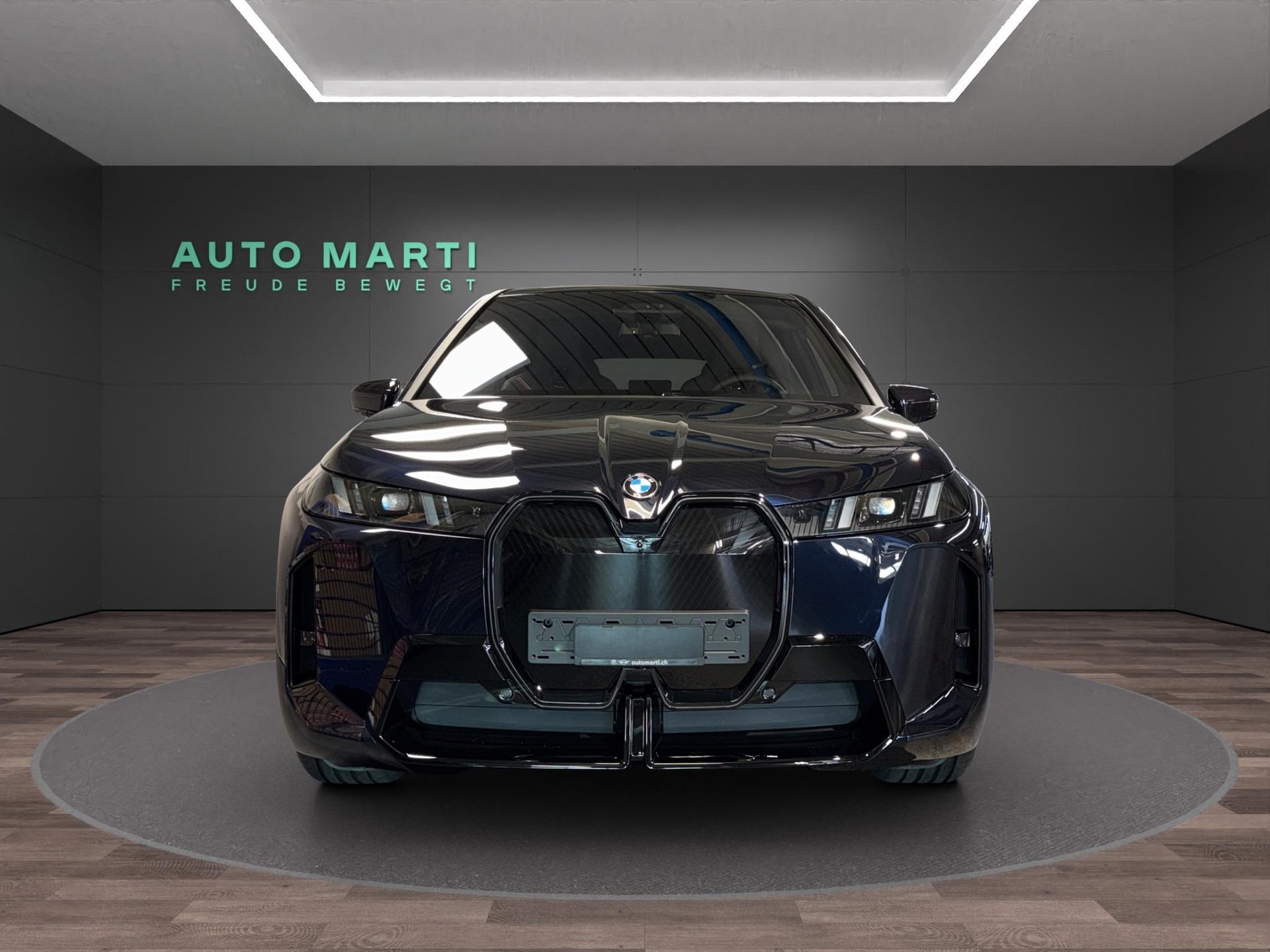 BMW iX xDrive45-image-4