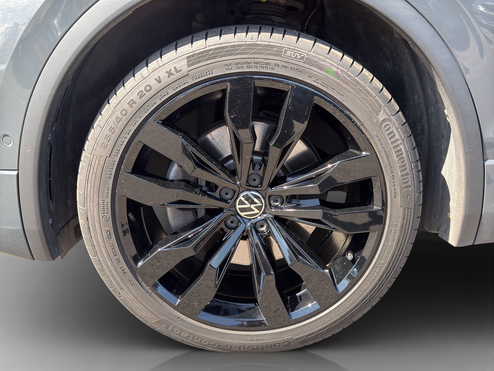 VW Tiguan 2.0TSI R-Line 4Motion DSG-image-13
