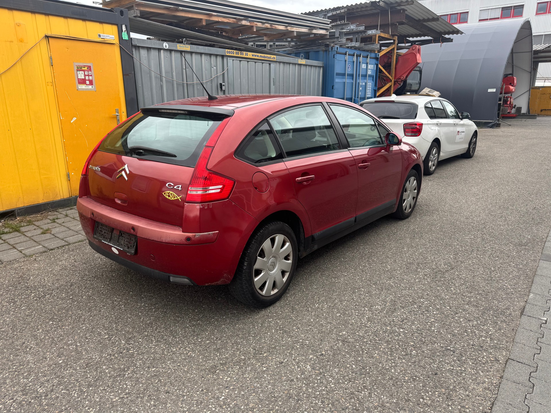 CITROEN C4 Berline 1.6 16V HDi VTR-image-1
