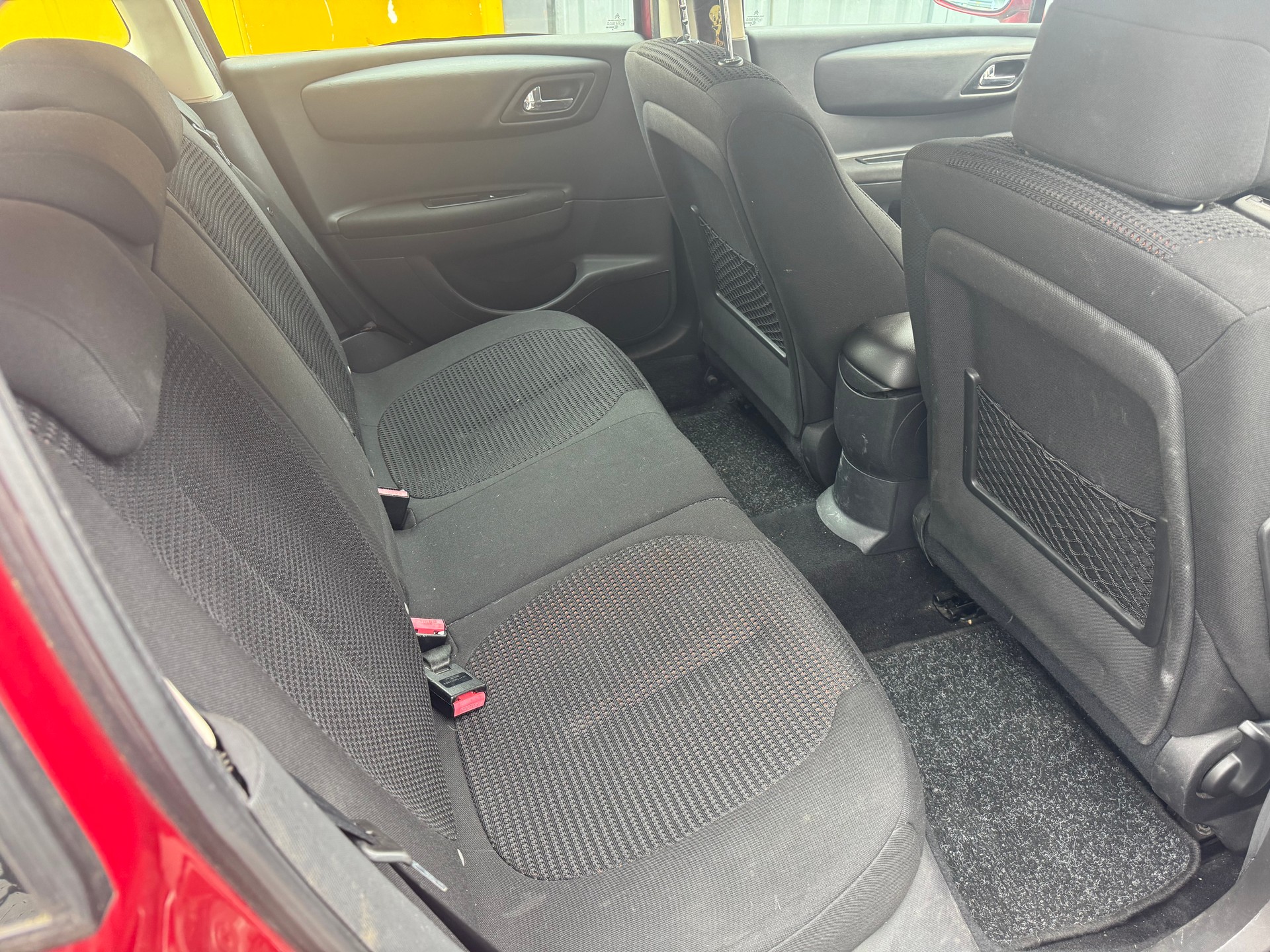 CITROEN C4 Berline 1.6 16V HDi VTR-image-5