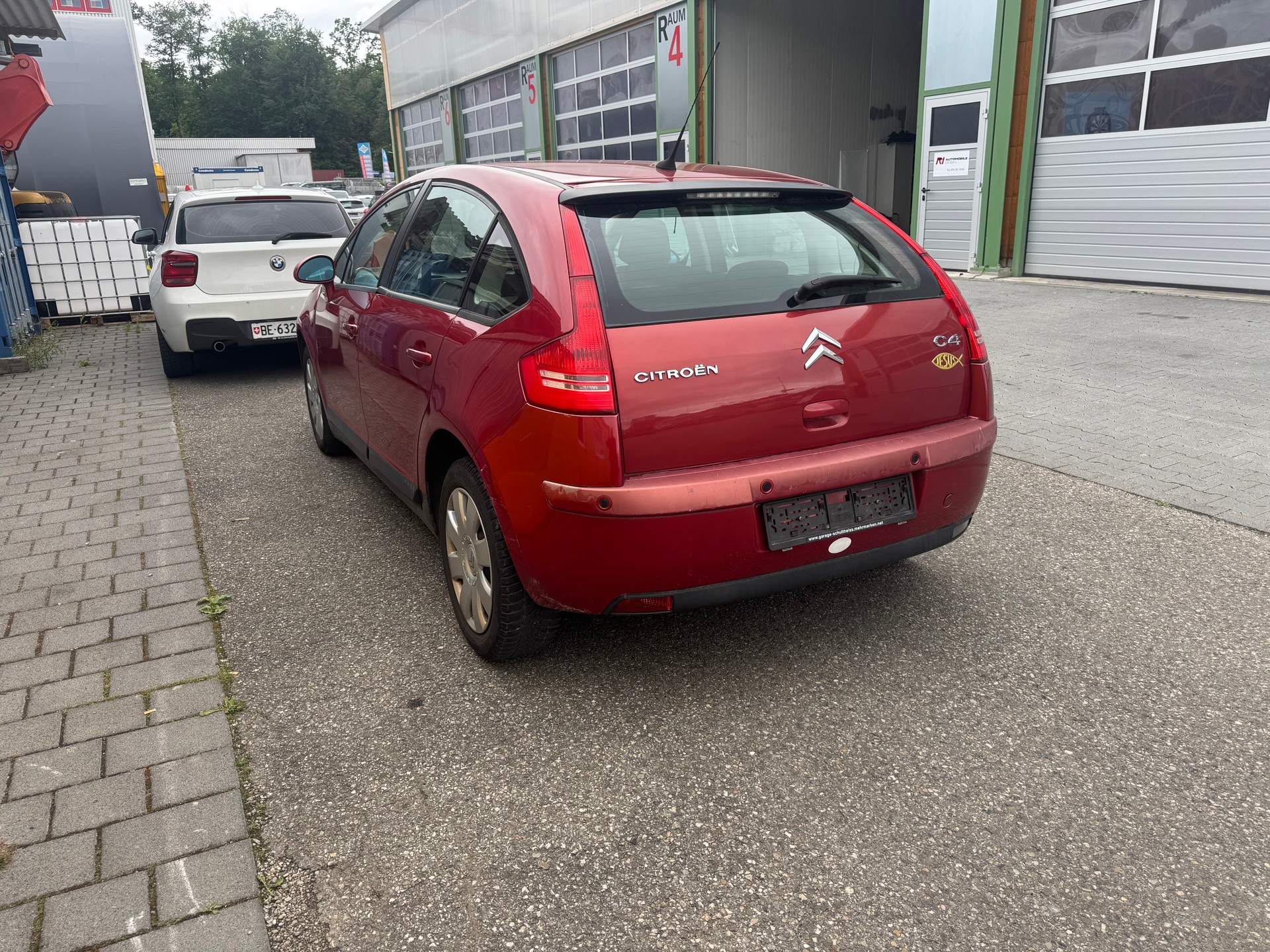 CITROEN C4 Berline 1.6 16V HDi VTR-image-3