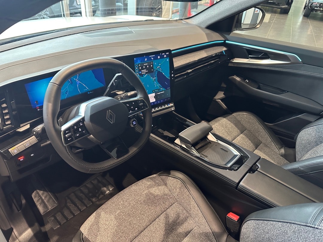 RENAULT Rafale 1.2 E-Tech Hybrid 200 Techno-image-8