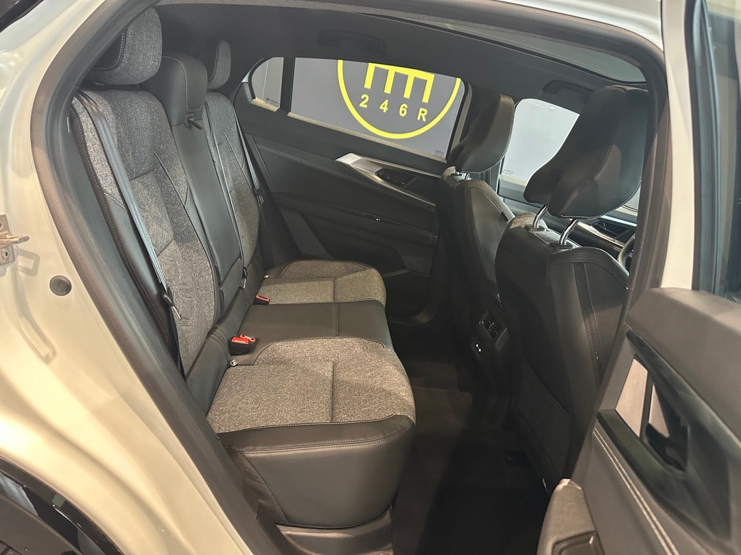 RENAULT Rafale 1.2 E-Tech Hybrid 200 Techno-image-18