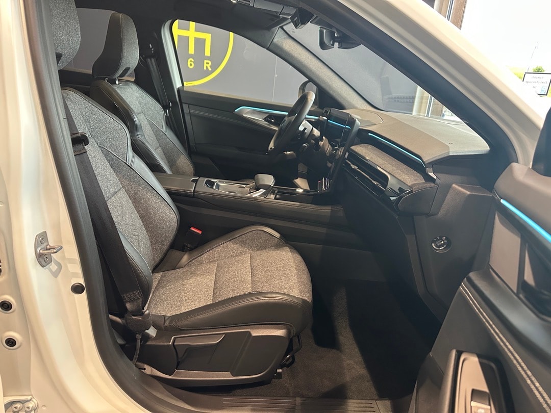 RENAULT Rafale 1.2 E-Tech Hybrid 200 Techno-image-11