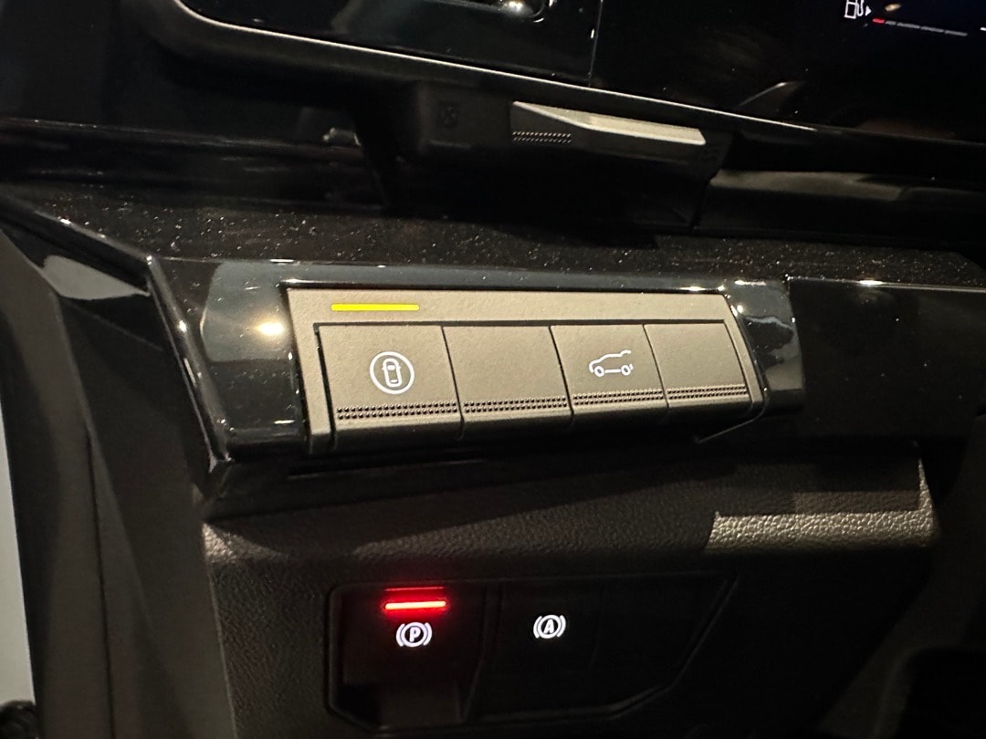 RENAULT Rafale 1.2 E-Tech Hybrid 200 Techno-image-17