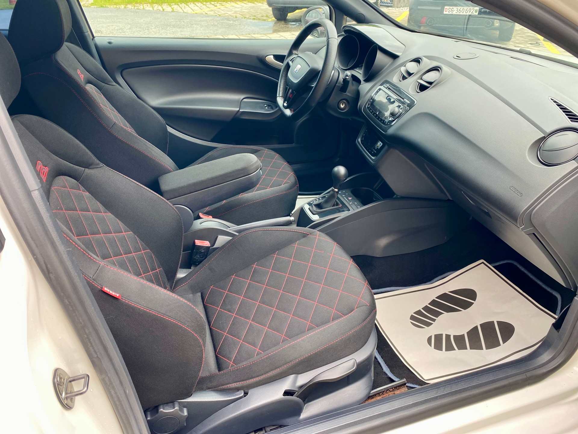 SEAT Ibiza SC 1.4 TSI Cupra DSG-image-7