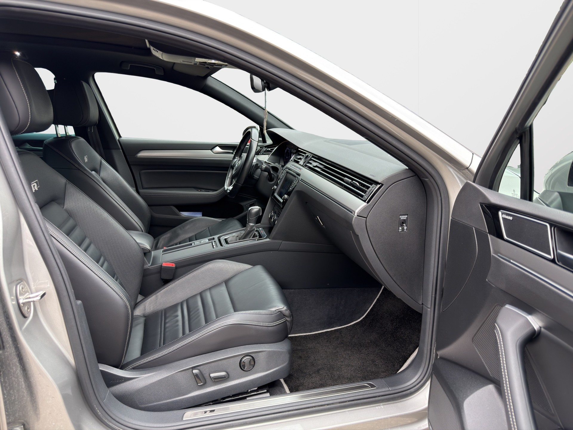 VW Passat Variant 2.0 TDI BMT High. DSG 4Motion-image-14