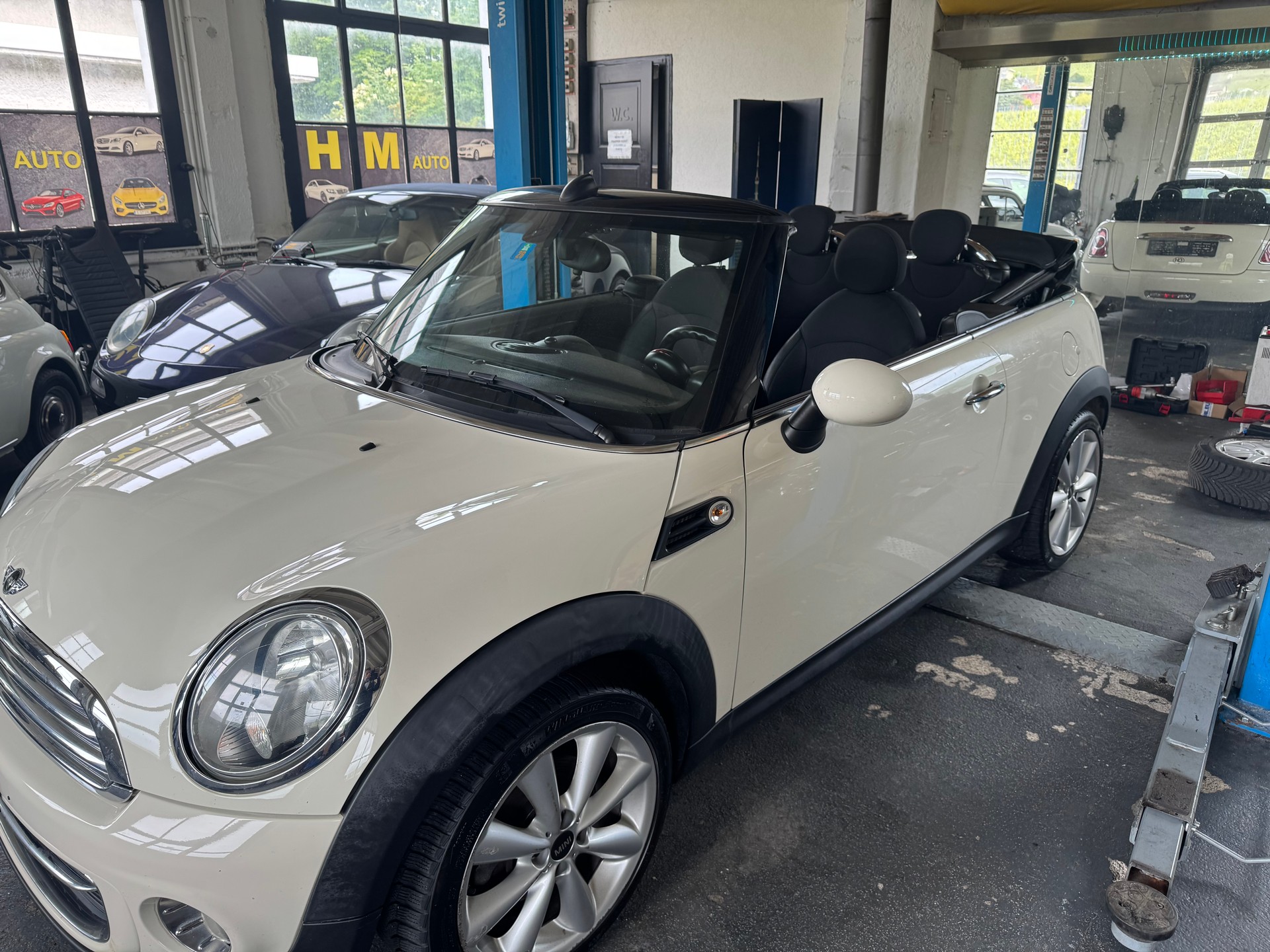 MINI Cooper Cabriolet Steptronic-image-3