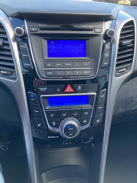 HYUNDAI i30 Wagon 1.6 CRDi Style-image-8