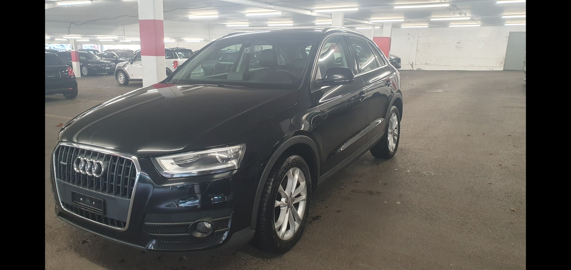 AUDI Q3 2.0 TFSI quattro S-tronic-image-3