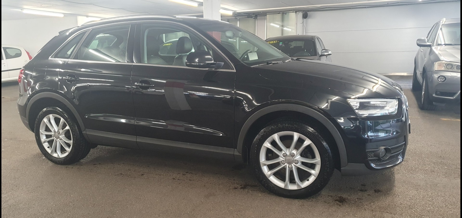 AUDI Q3 2.0 TFSI quattro S-tronic-image-1