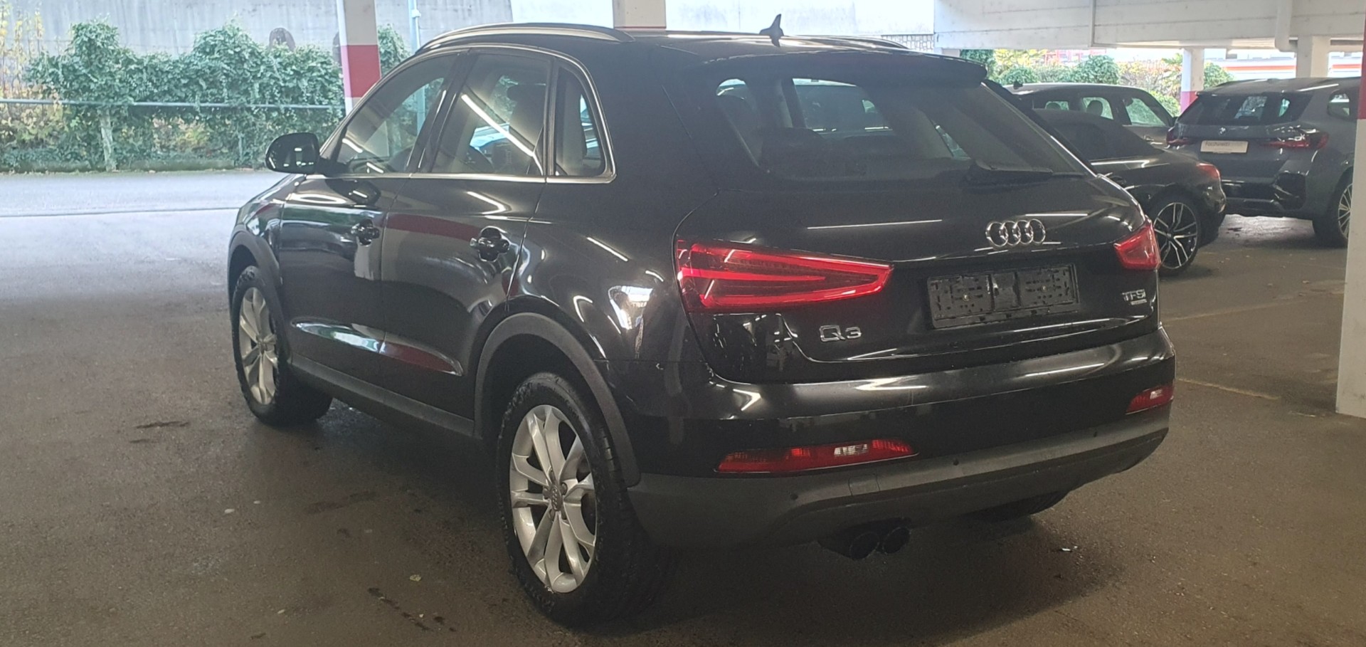 AUDI Q3 2.0 TFSI quattro S-tronic-image-4