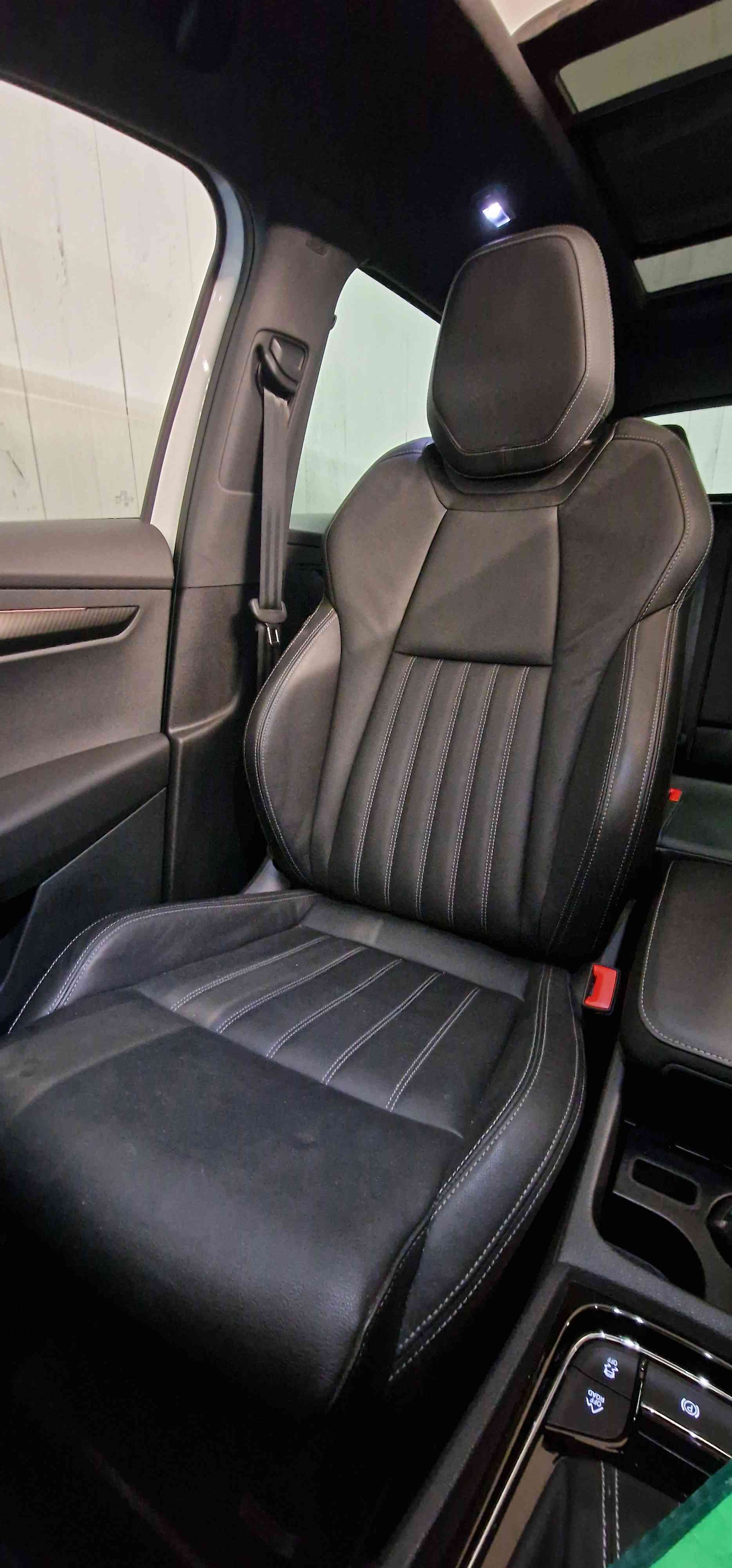 SKODA Karoq 2.0 TSI SportLine 4x4 DSG-image-13