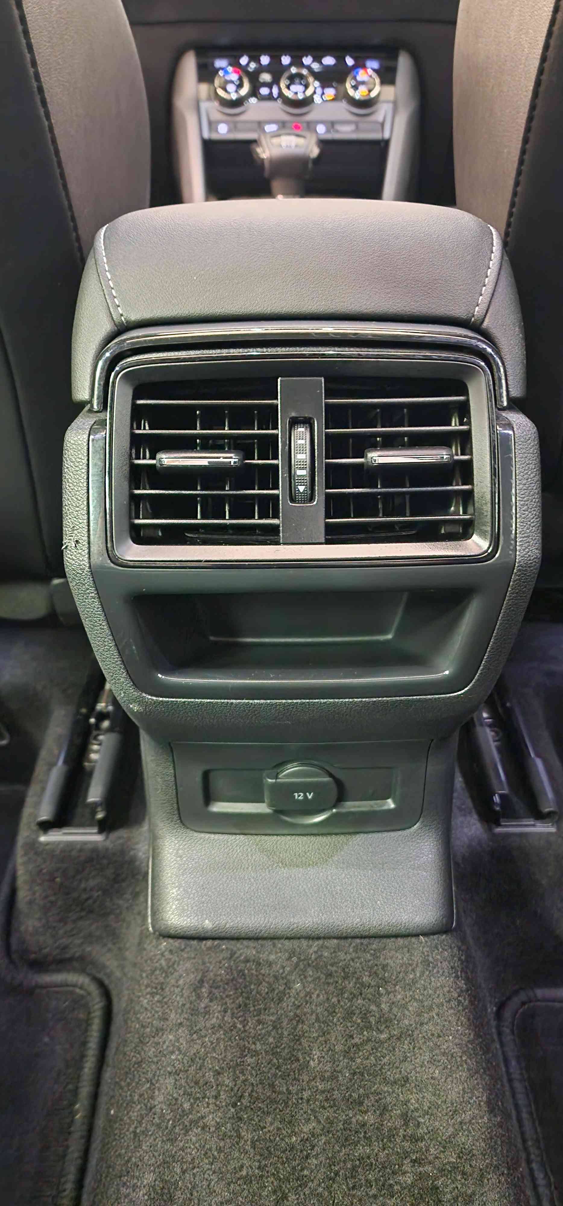 SKODA Karoq 2.0 TSI SportLine 4x4 DSG-image-15