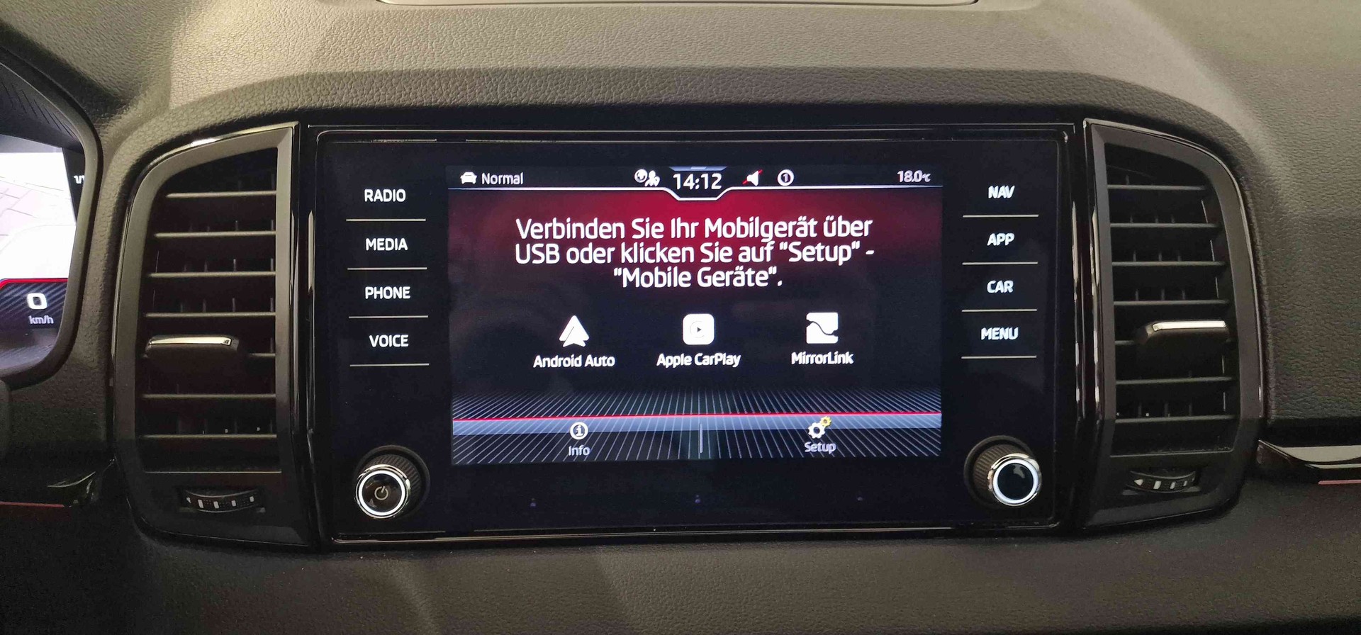 SKODA Karoq 2.0 TSI SportLine 4x4 DSG-image-9