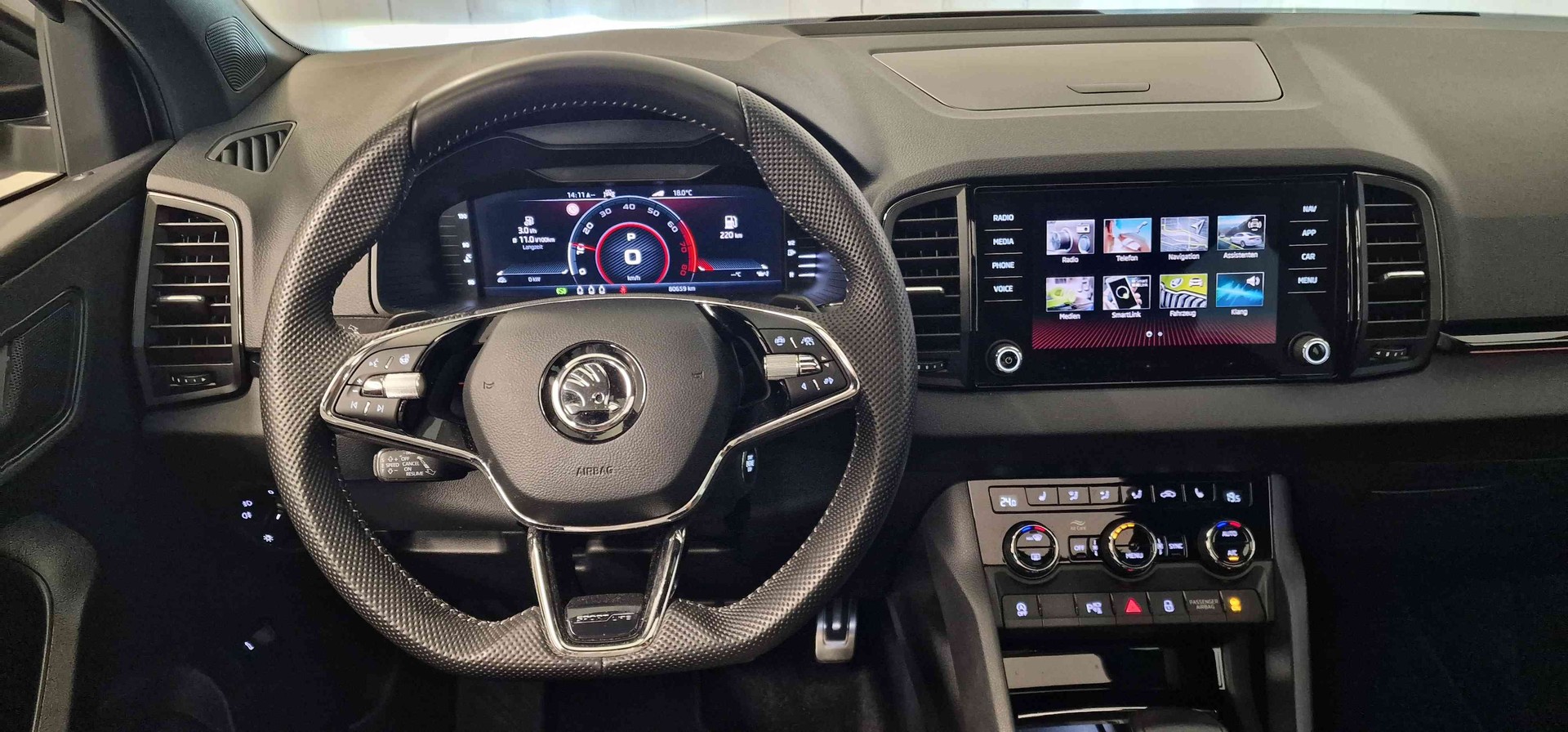 SKODA Karoq 2.0 TSI SportLine 4x4 DSG-image-4