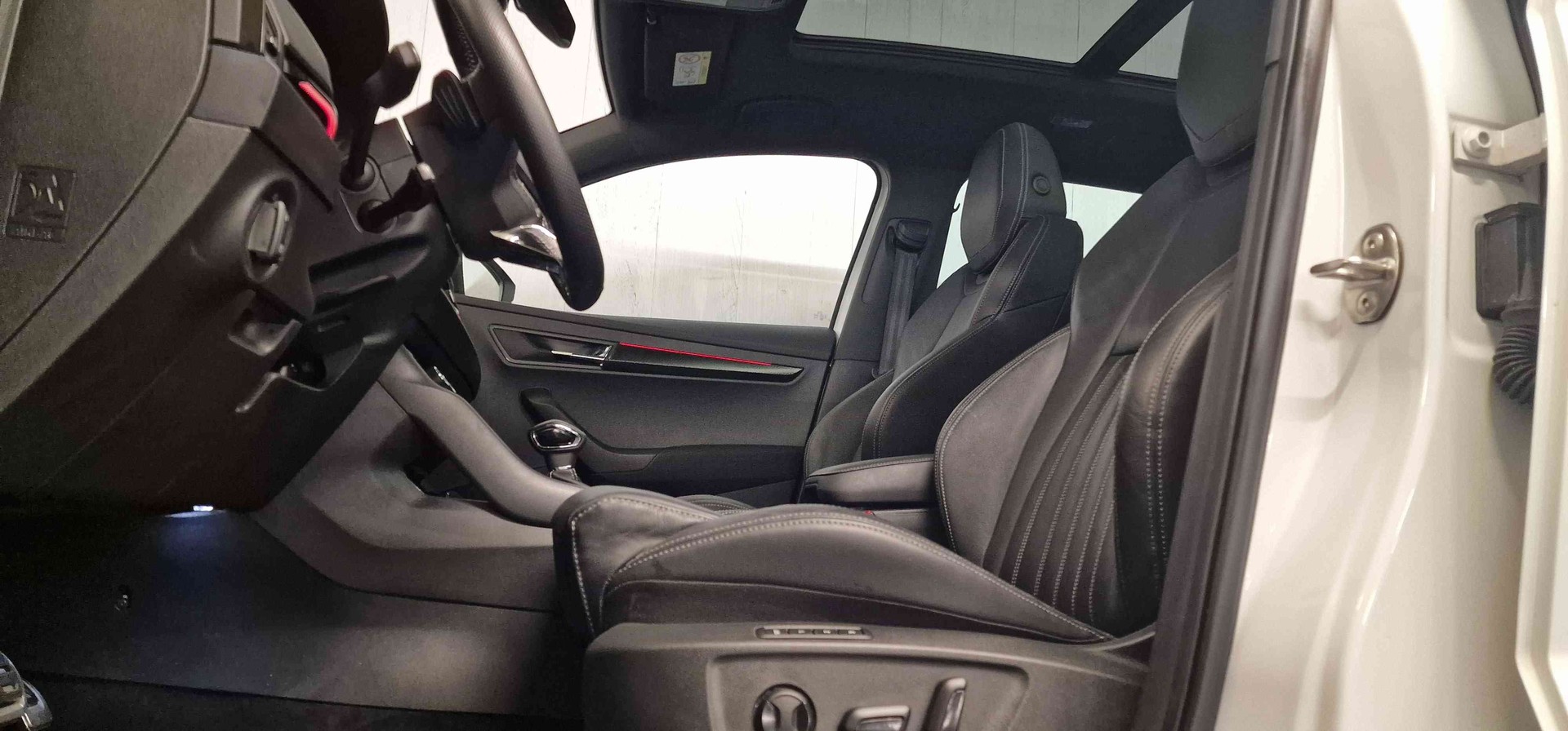 SKODA Karoq 2.0 TSI SportLine 4x4 DSG-image-3