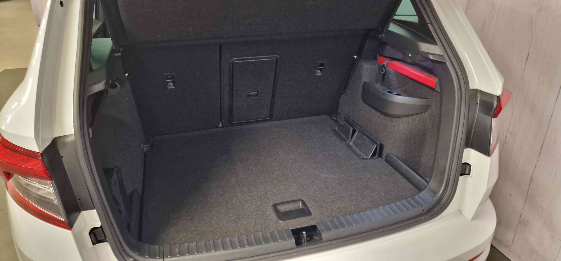 SKODA Karoq 2.0 TSI SportLine 4x4 DSG-image-18
