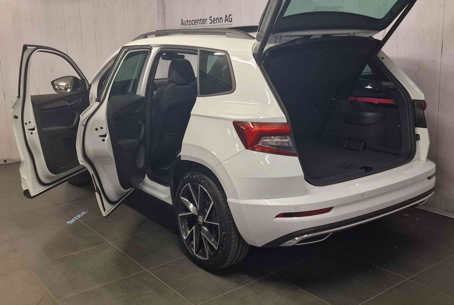 SKODA Karoq 2.0 TSI SportLine 4x4 DSG-image-17