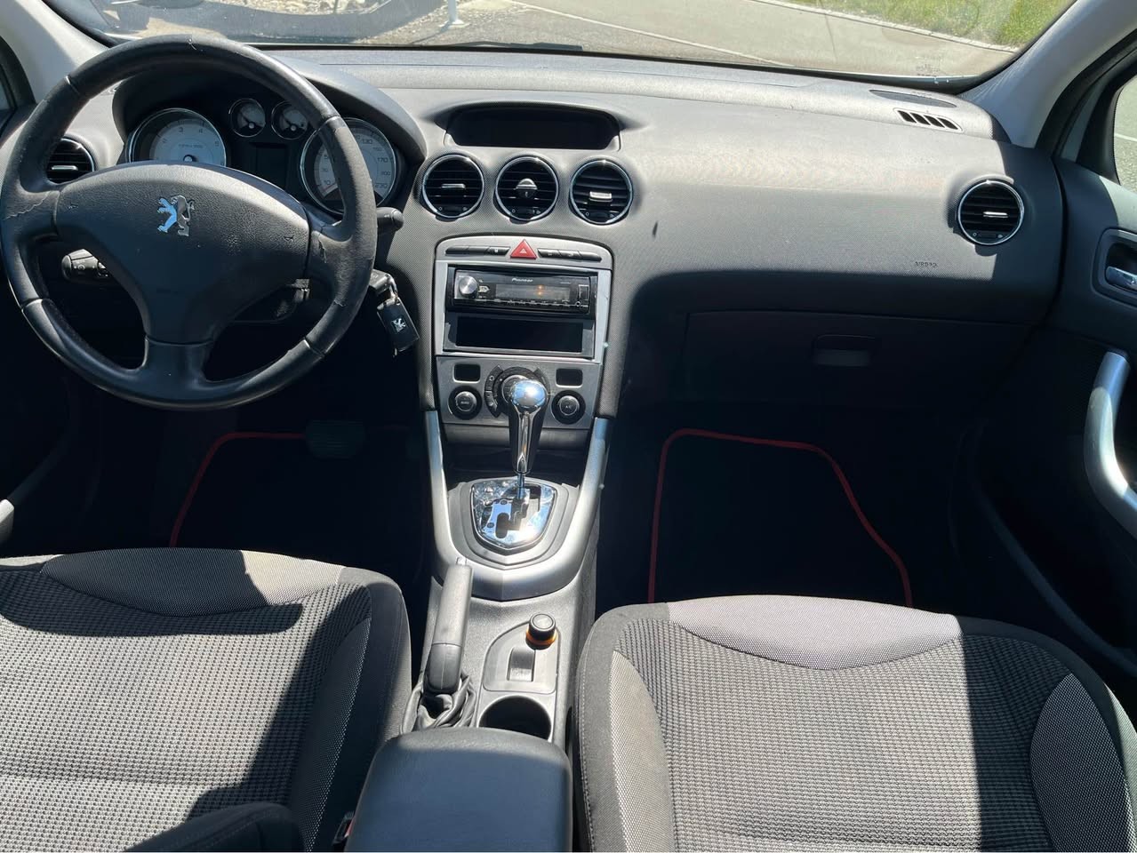 PEUGEOT 308 1.6 16V T Sport Pack Automatic-image-9