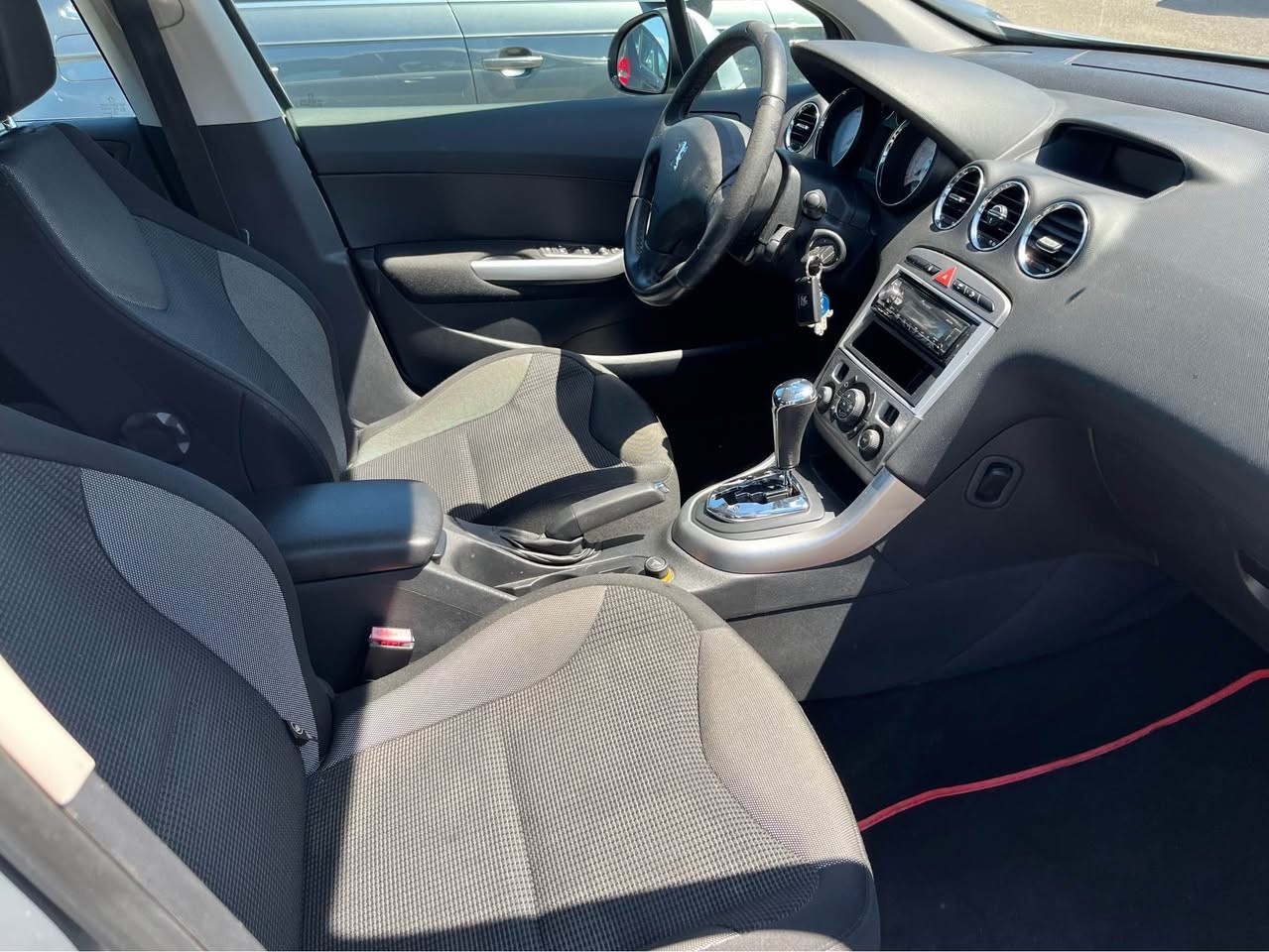 PEUGEOT 308 1.6 16V T Sport Pack Automatic-image-8