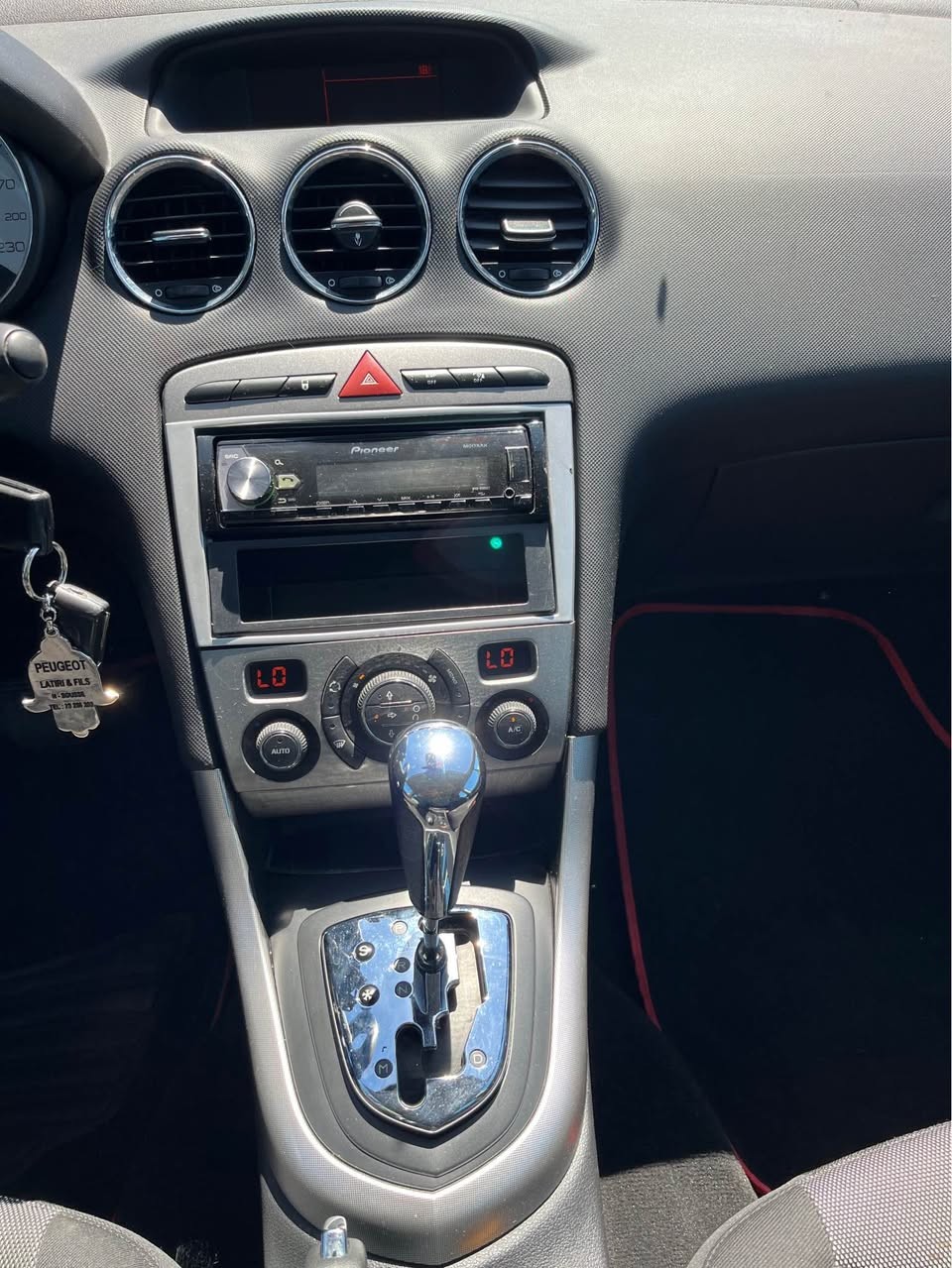 PEUGEOT 308 1.6 16V T Sport Pack Automatic-image-10