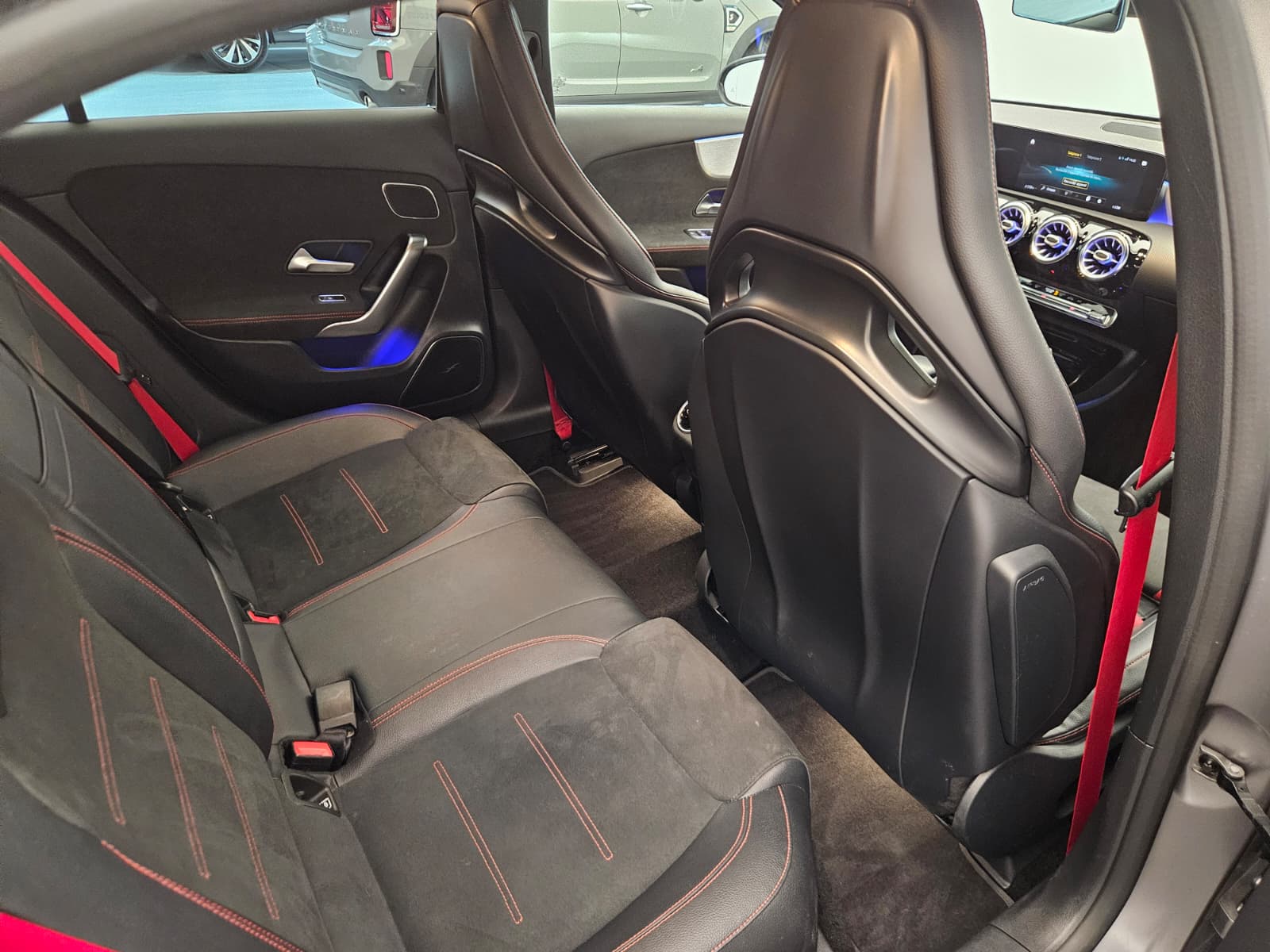 MERCEDES-BENZ A 45 S AMG 4Matic+ Speedshift-image-14