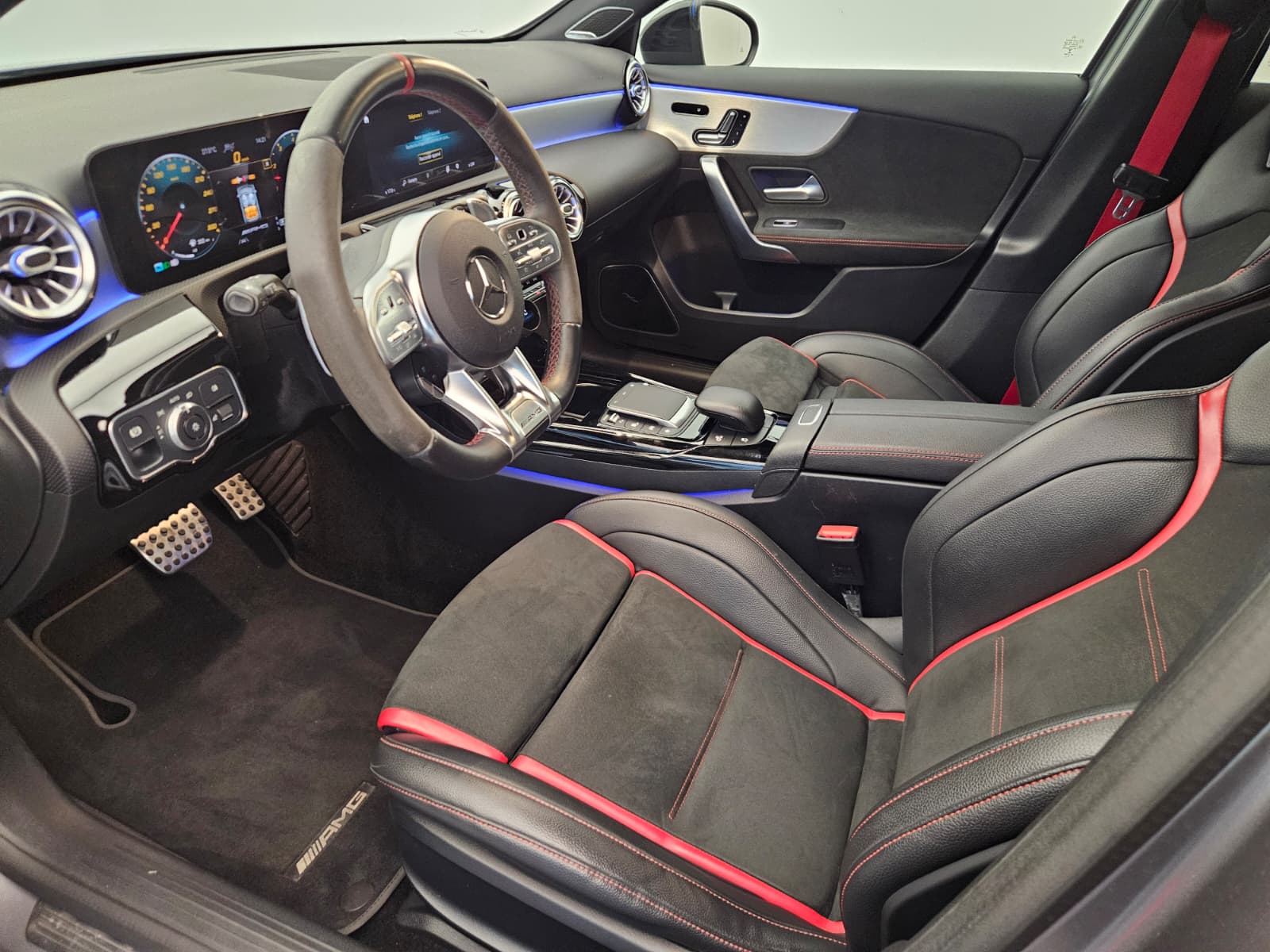 MERCEDES-BENZ A 45 S AMG 4Matic+ Speedshift-image-10