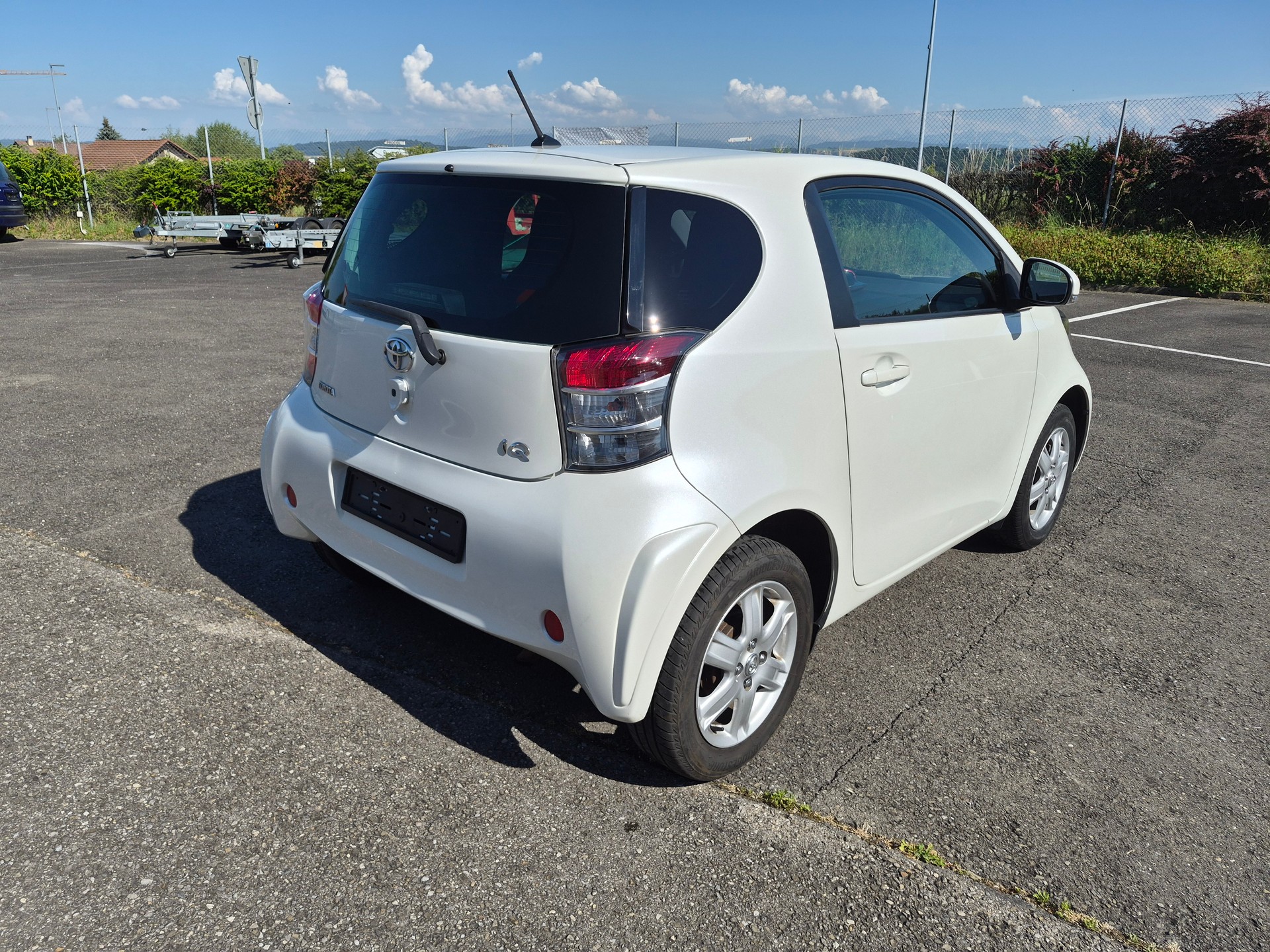 TOYOTA iQ 1.0 VVT-i Linea Sol-image-1