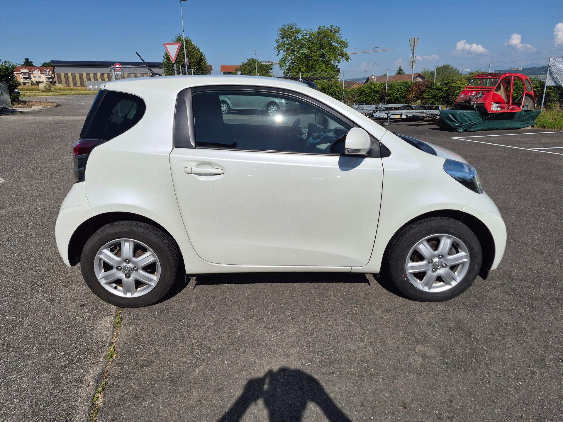 TOYOTA iQ 1.0 VVT-i Linea Sol-image-2