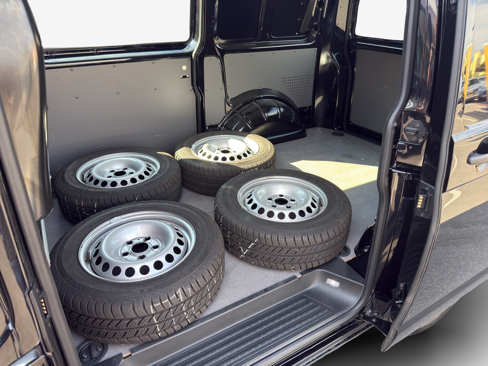 VW T6.1 2.0 TDI DSG-image-11