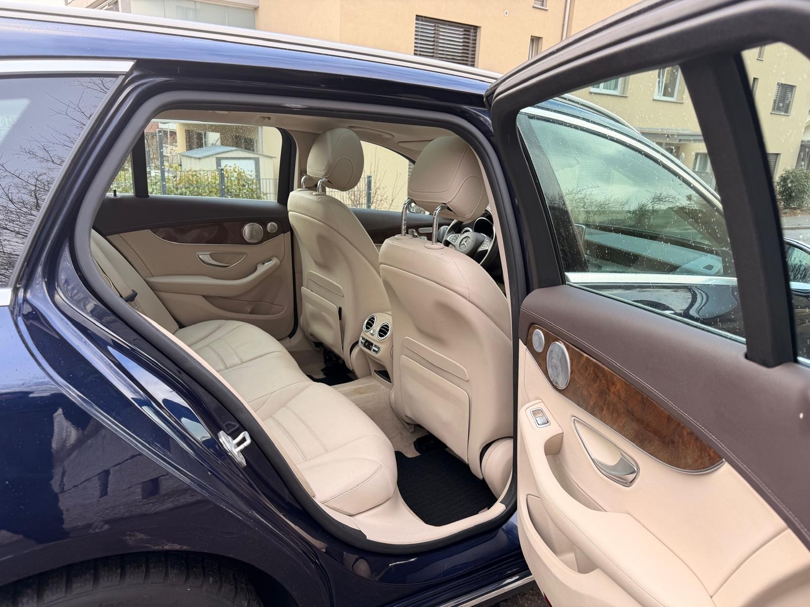 MERCEDES-BENZ C 400 Avantgarde 4Matic 7G-Tronic-image-11
