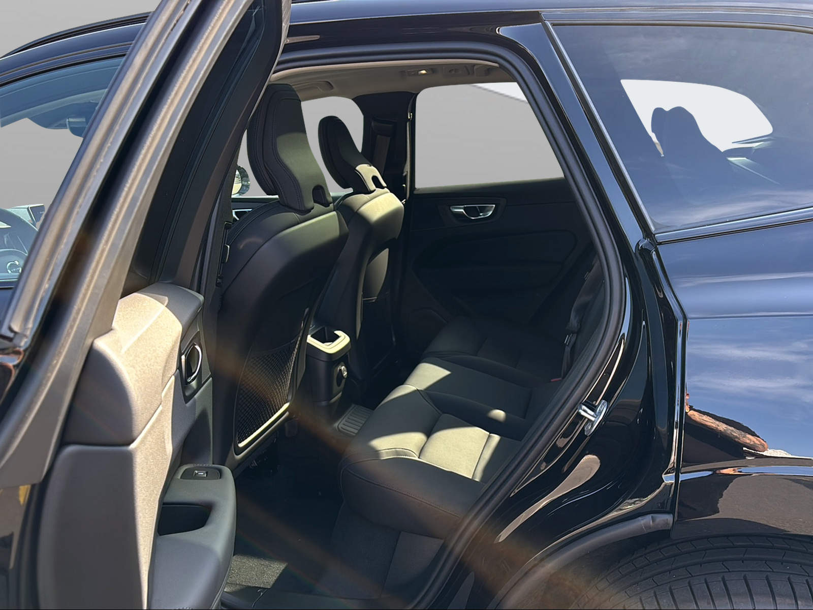 VOLVO XC60 T6 eAWD PluginHybrid Ultra Dark Geartronic-image-12