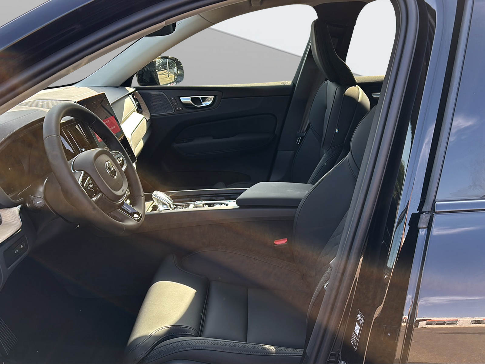 VOLVO XC60 T6 eAWD PluginHybrid Ultra Dark Geartronic-image-8