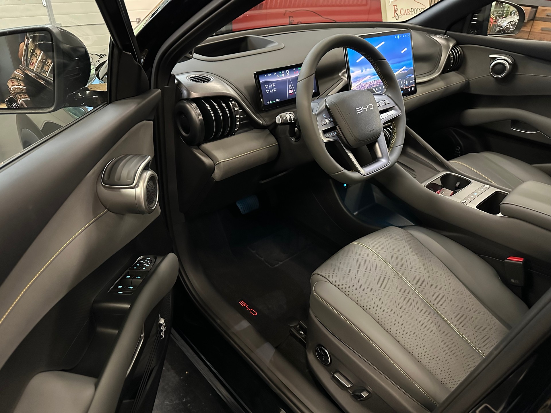BYD Atto 3 EVO 74.8 kWh Excellence AWD-image-8