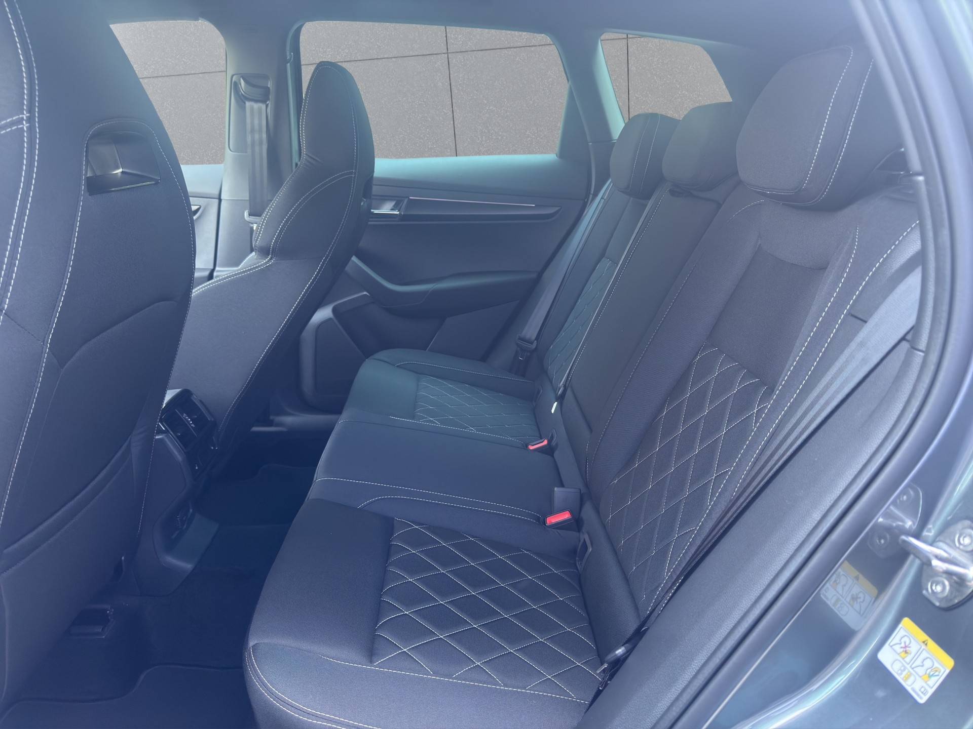 SKODA Karoq 2.0 TSI SportLine 4x4 DSG-image-11