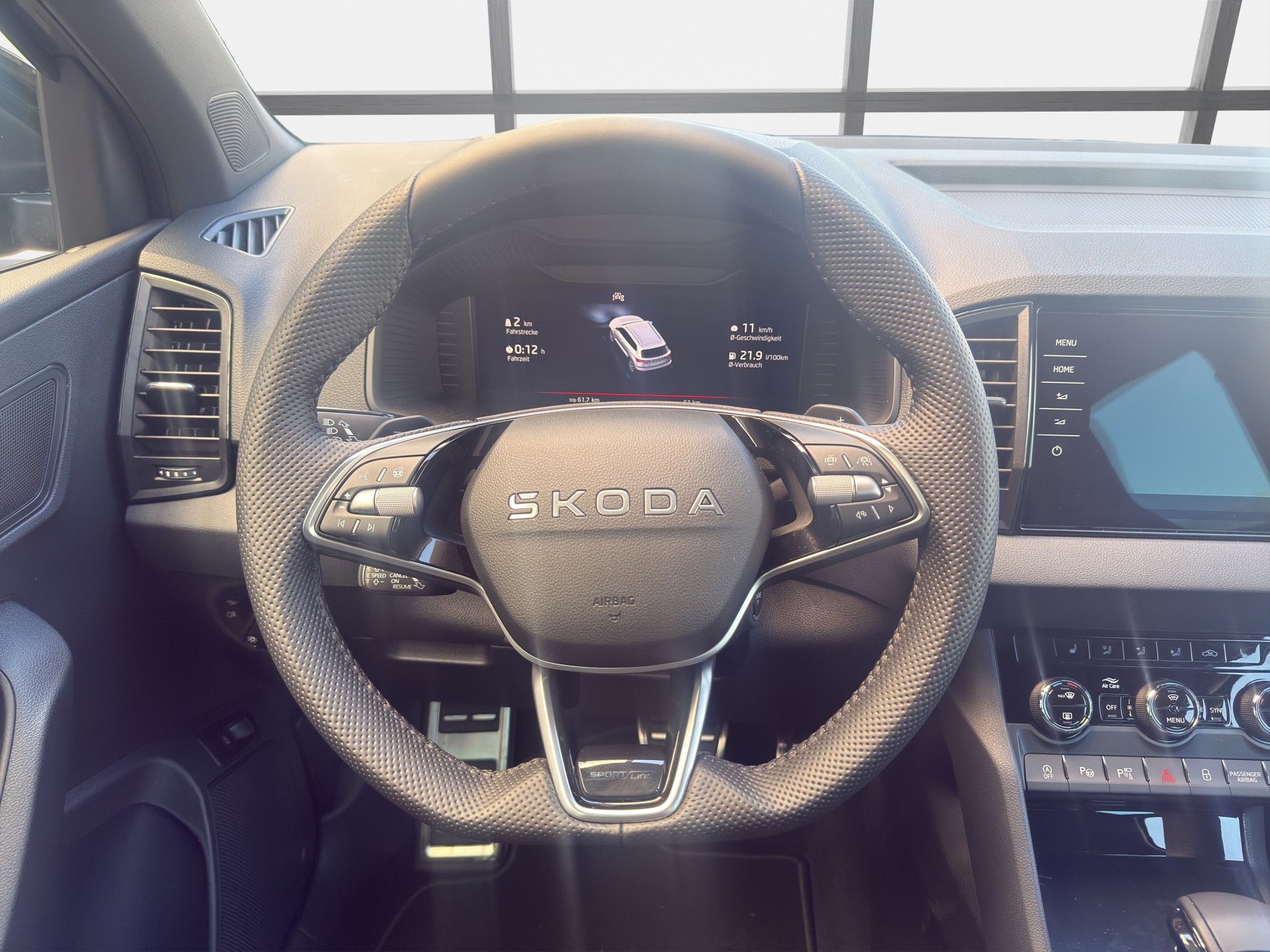SKODA Karoq 2.0 TSI SportLine 4x4 DSG-image-8