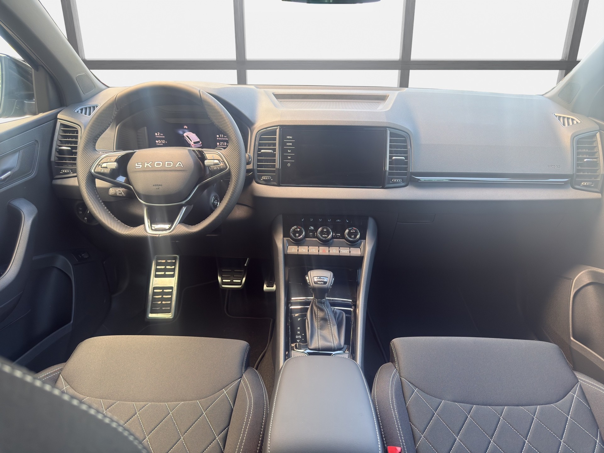 SKODA Karoq 2.0 TSI SportLine 4x4 DSG-image-7