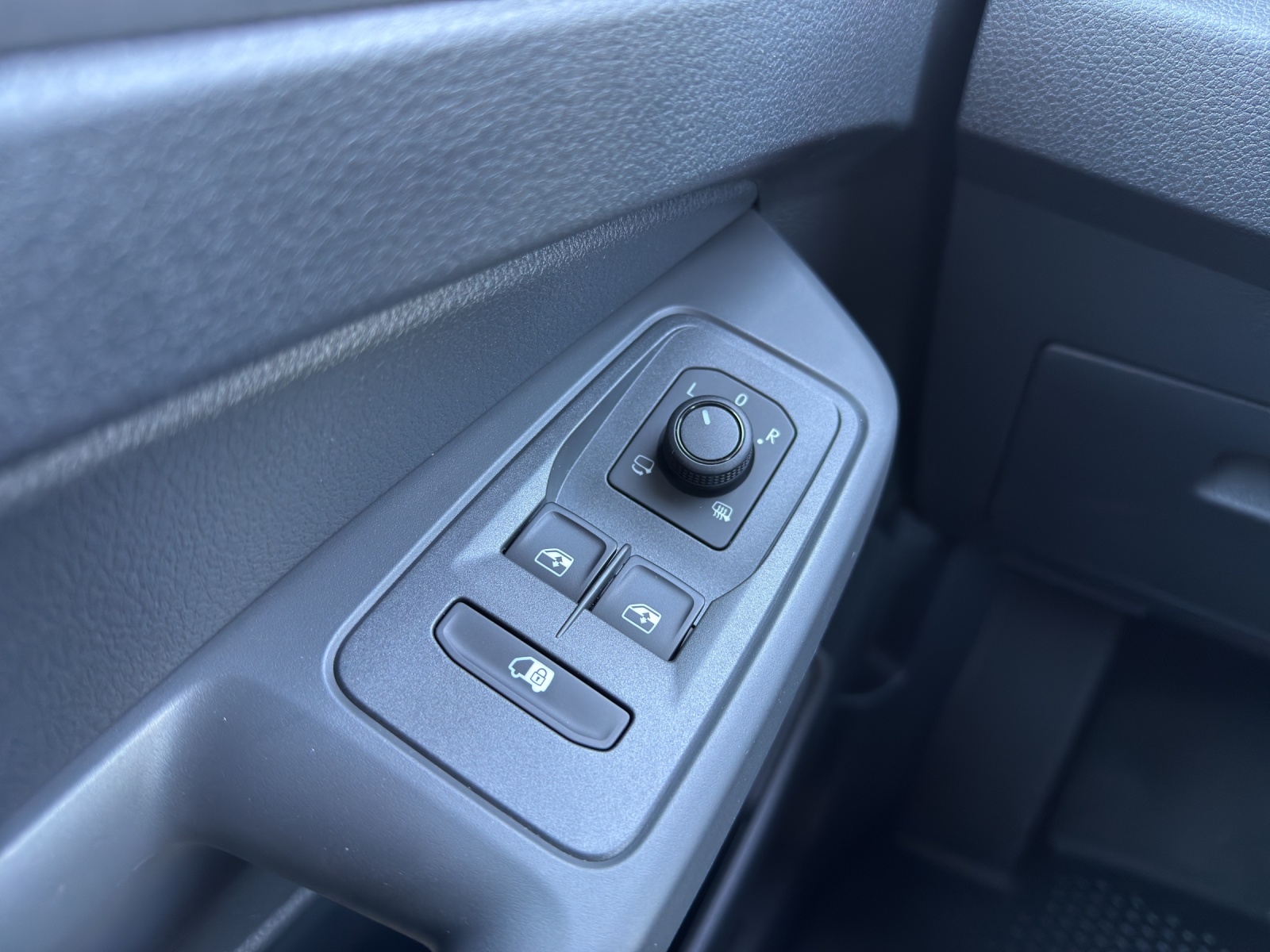 VW Caddy Cargo 1.5 TSI Plug in Hybrid DSG-image-15
