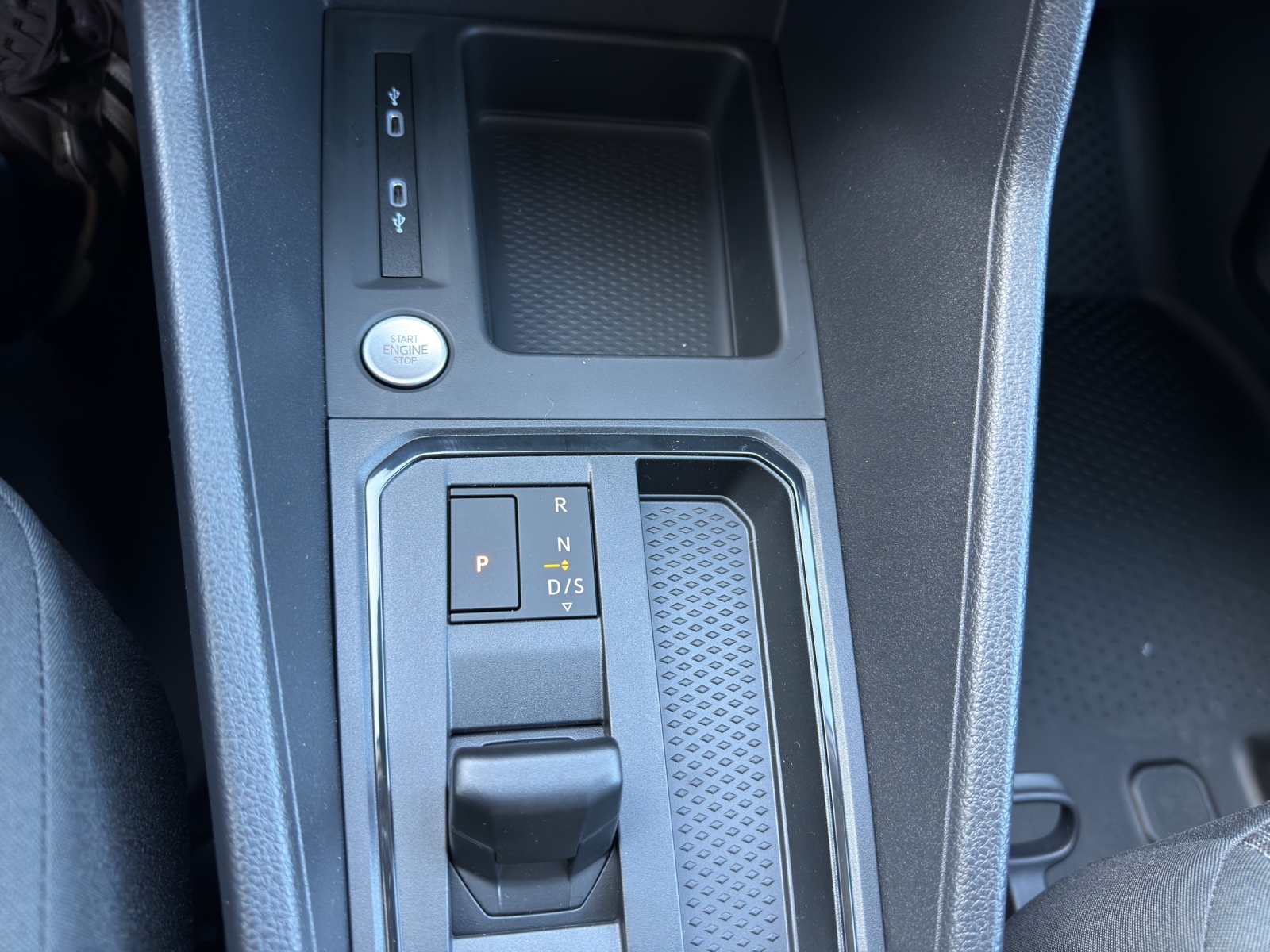 VW Caddy Cargo 1.5 TSI Plug in Hybrid DSG-image-14