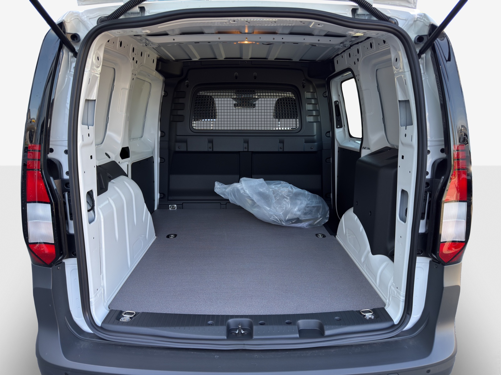 VW Caddy Cargo 1.5 TSI Plug in Hybrid DSG-image-11